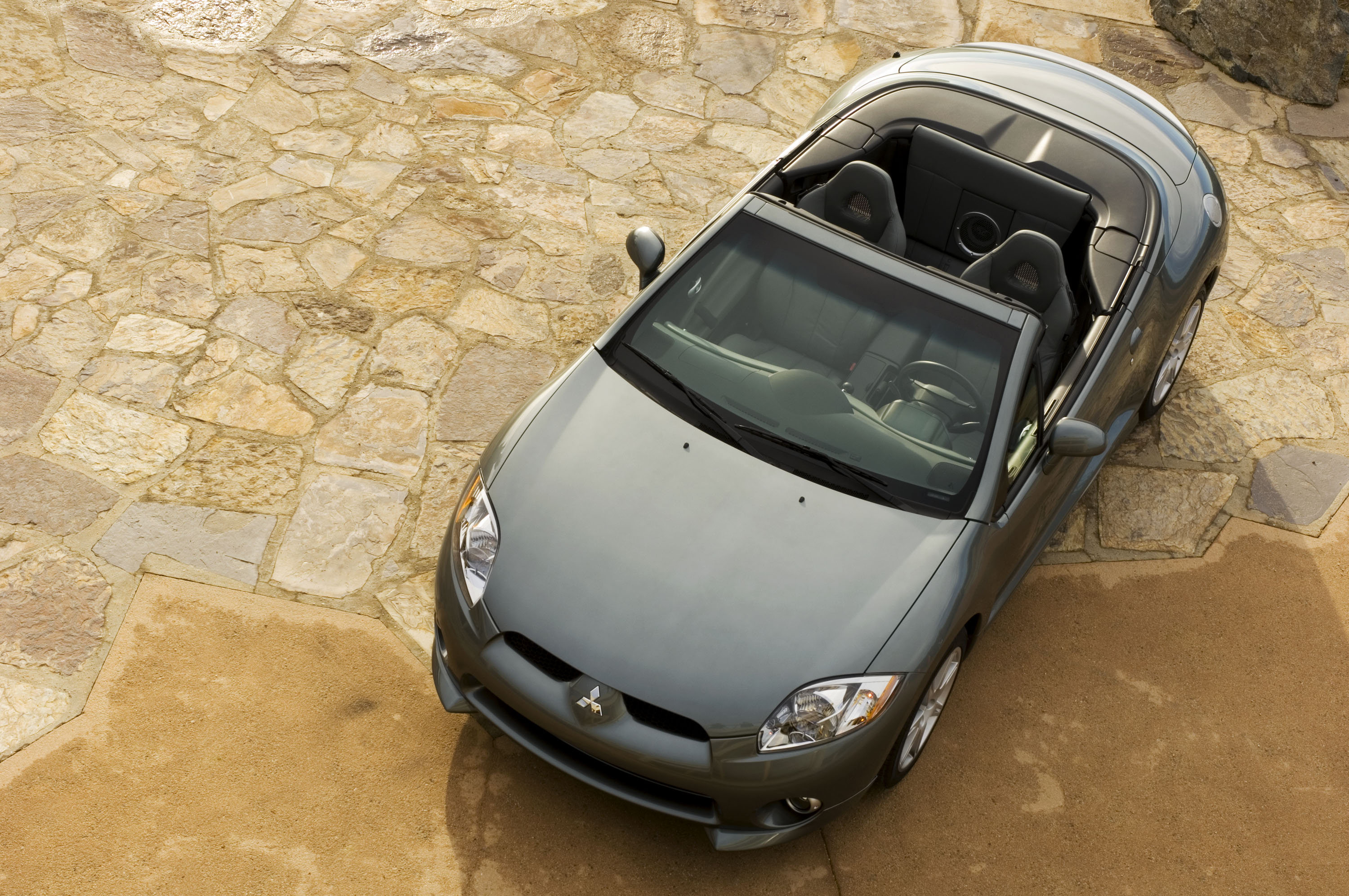 Mitsubishi Eclipse Spyder photo #7