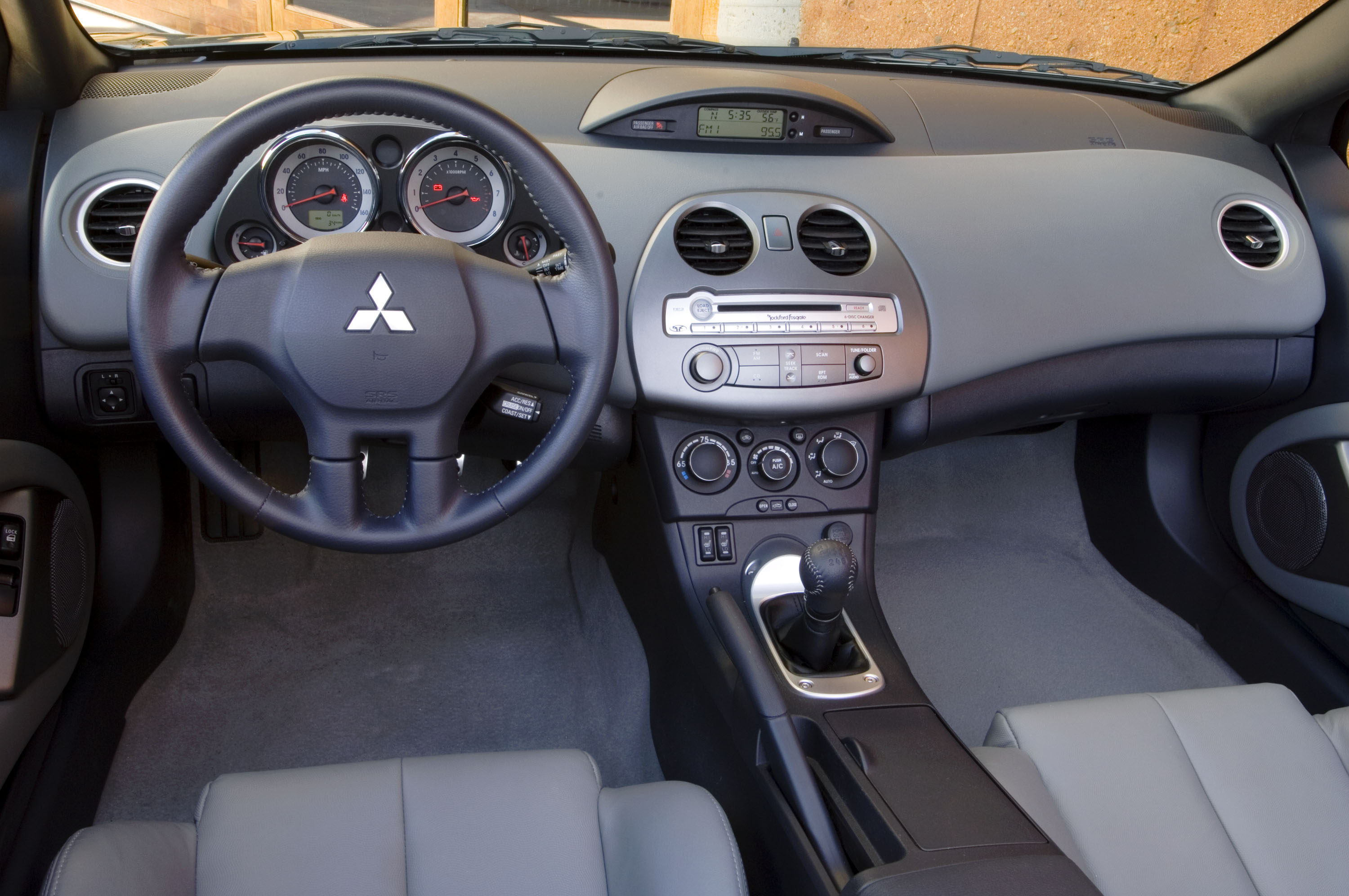 Mitsubishi Eclipse Spyder photo #8