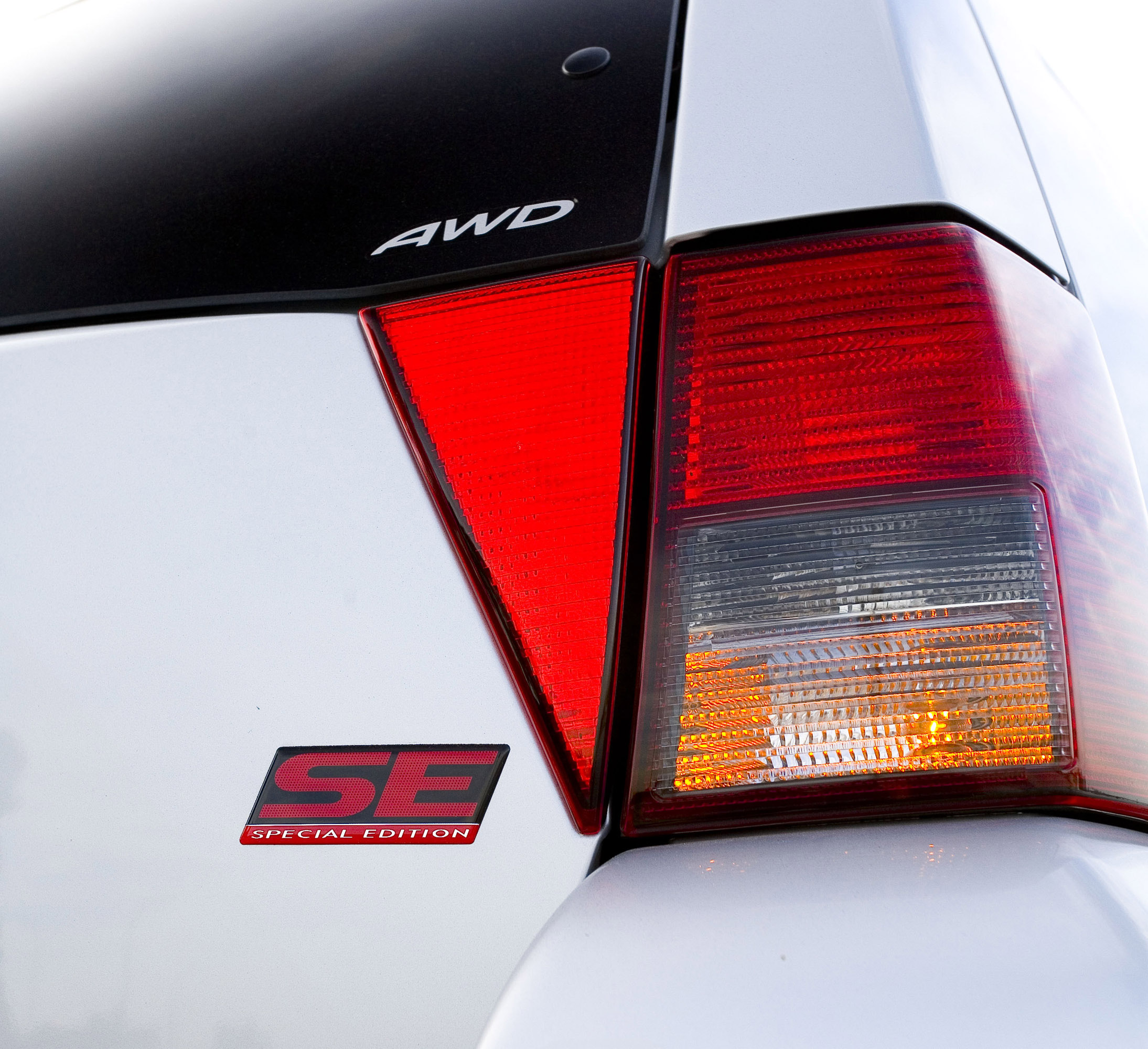 Mitsubishi Endeavor photo #18