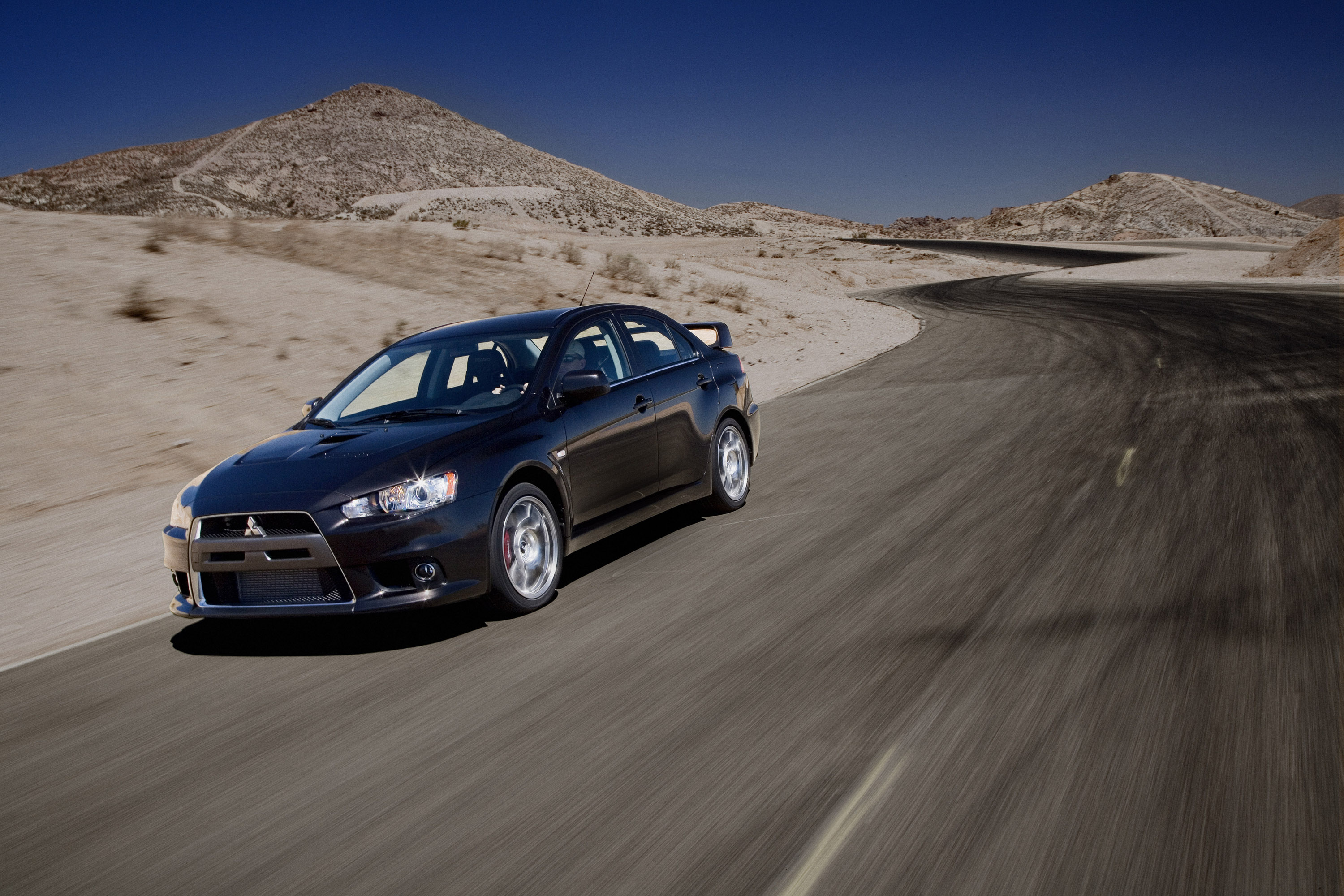 Mitsubishi Lancer Evolution photo #9