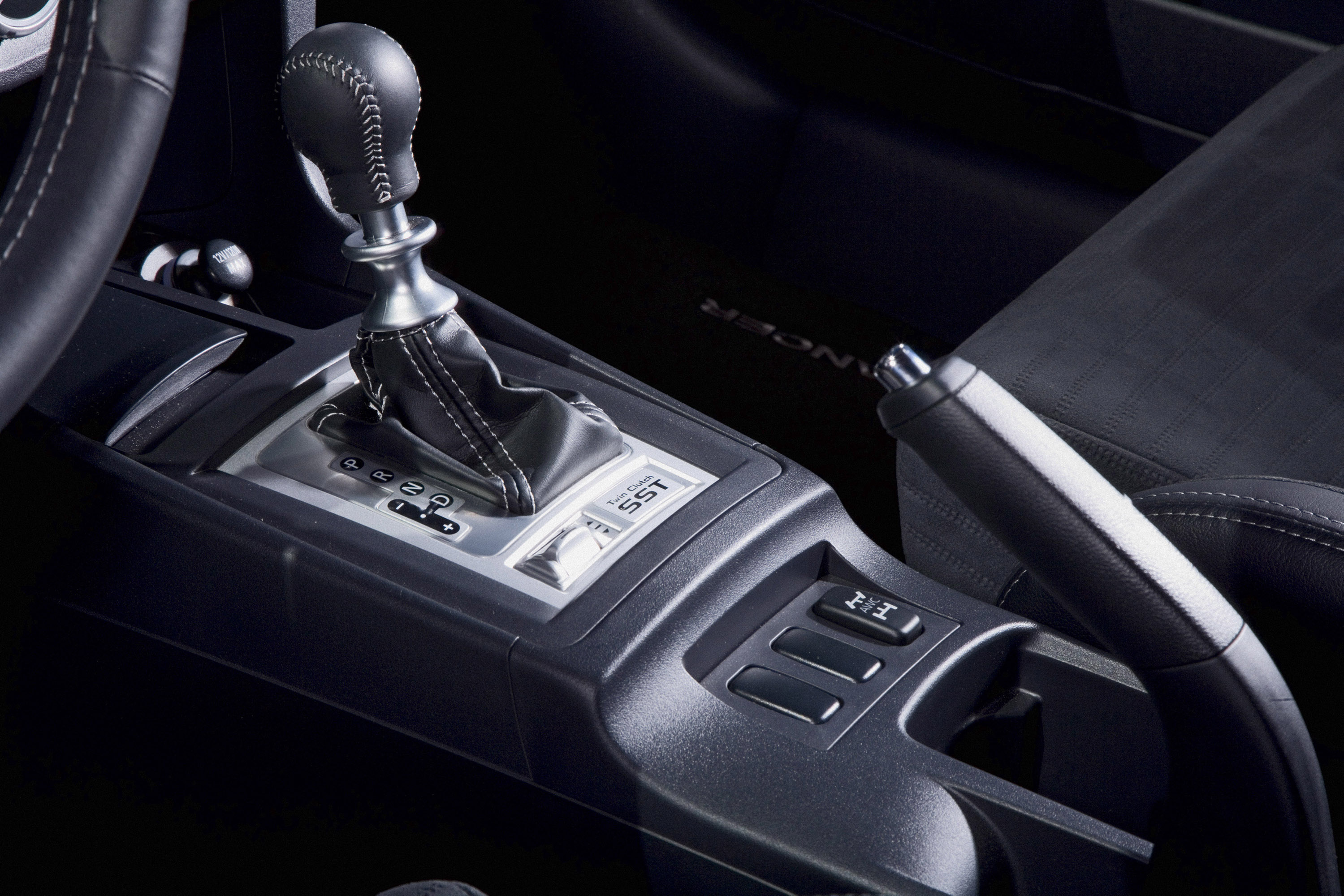 Mitsubishi Lancer Evolution photo #32