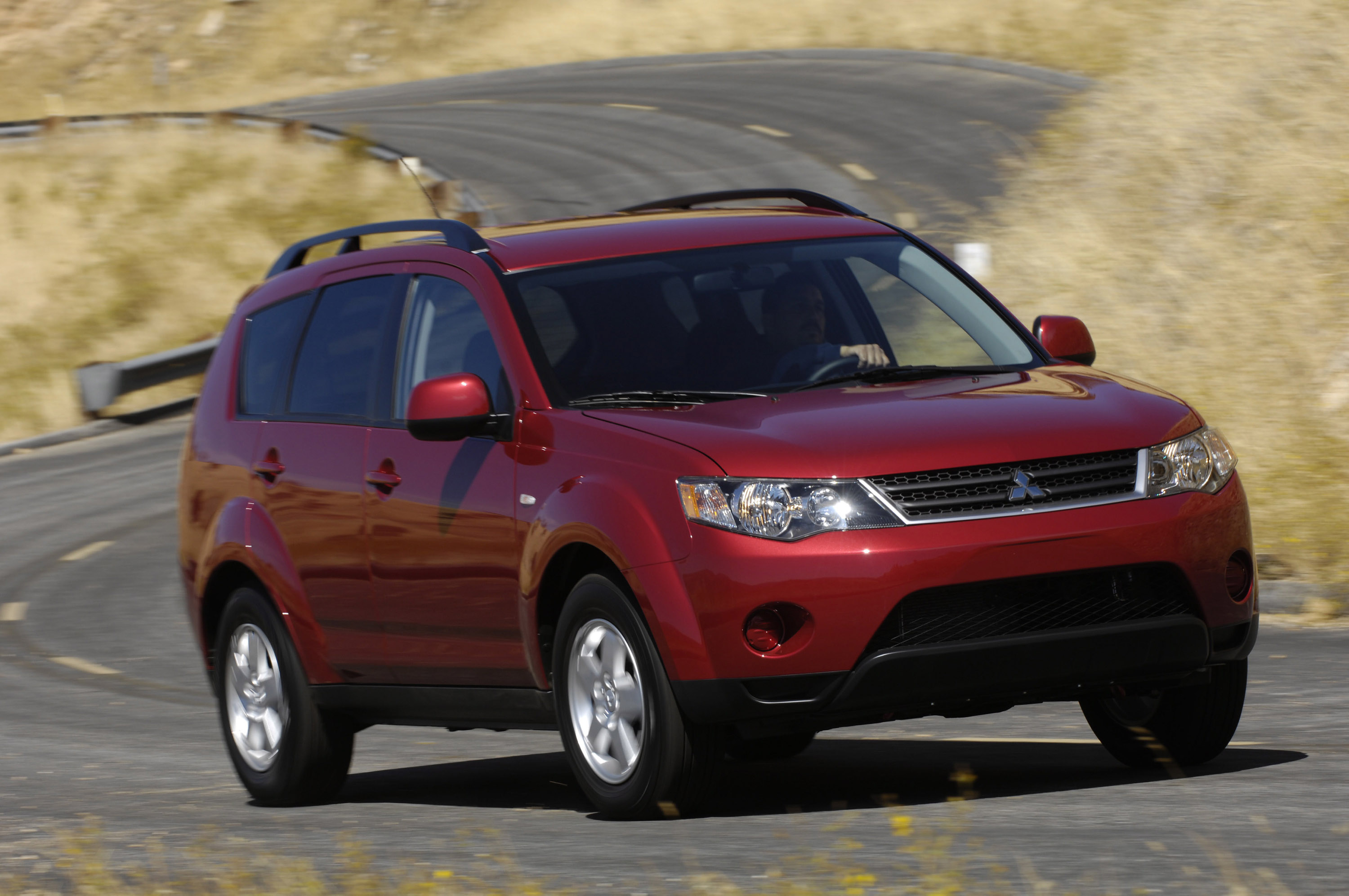 Mitsubishi Outlander photo #2