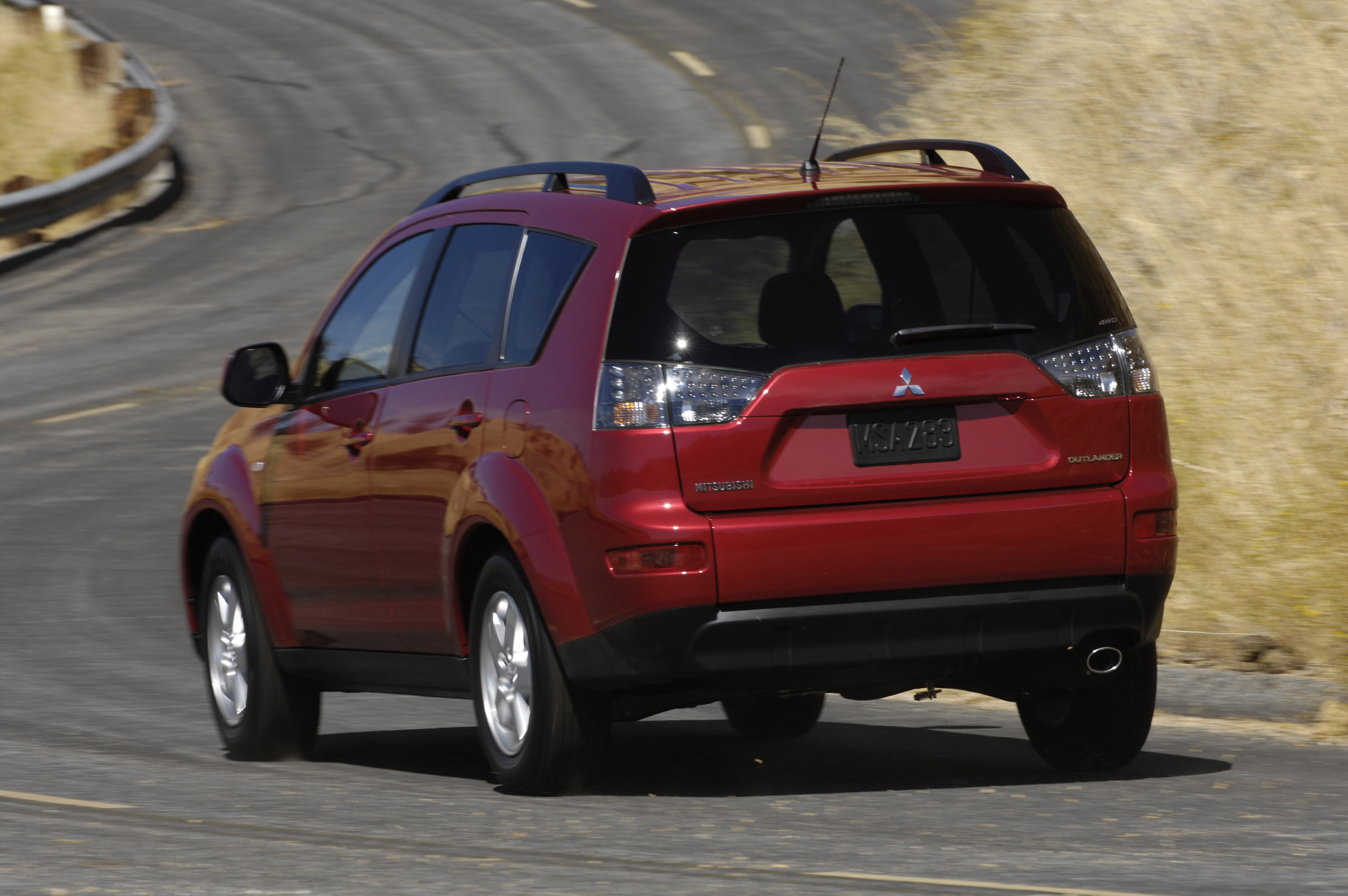 Mitsubishi Outlander photo #17