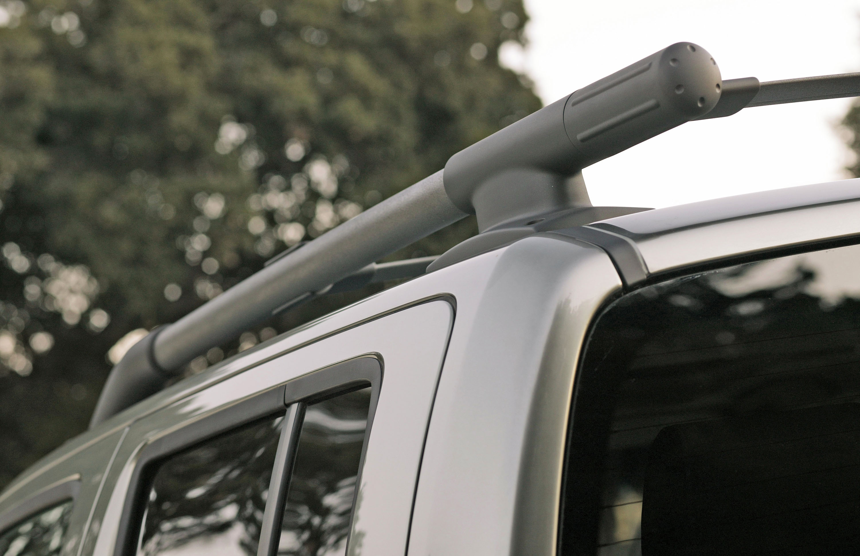 Nissan Frontier Crew Cab photo #12