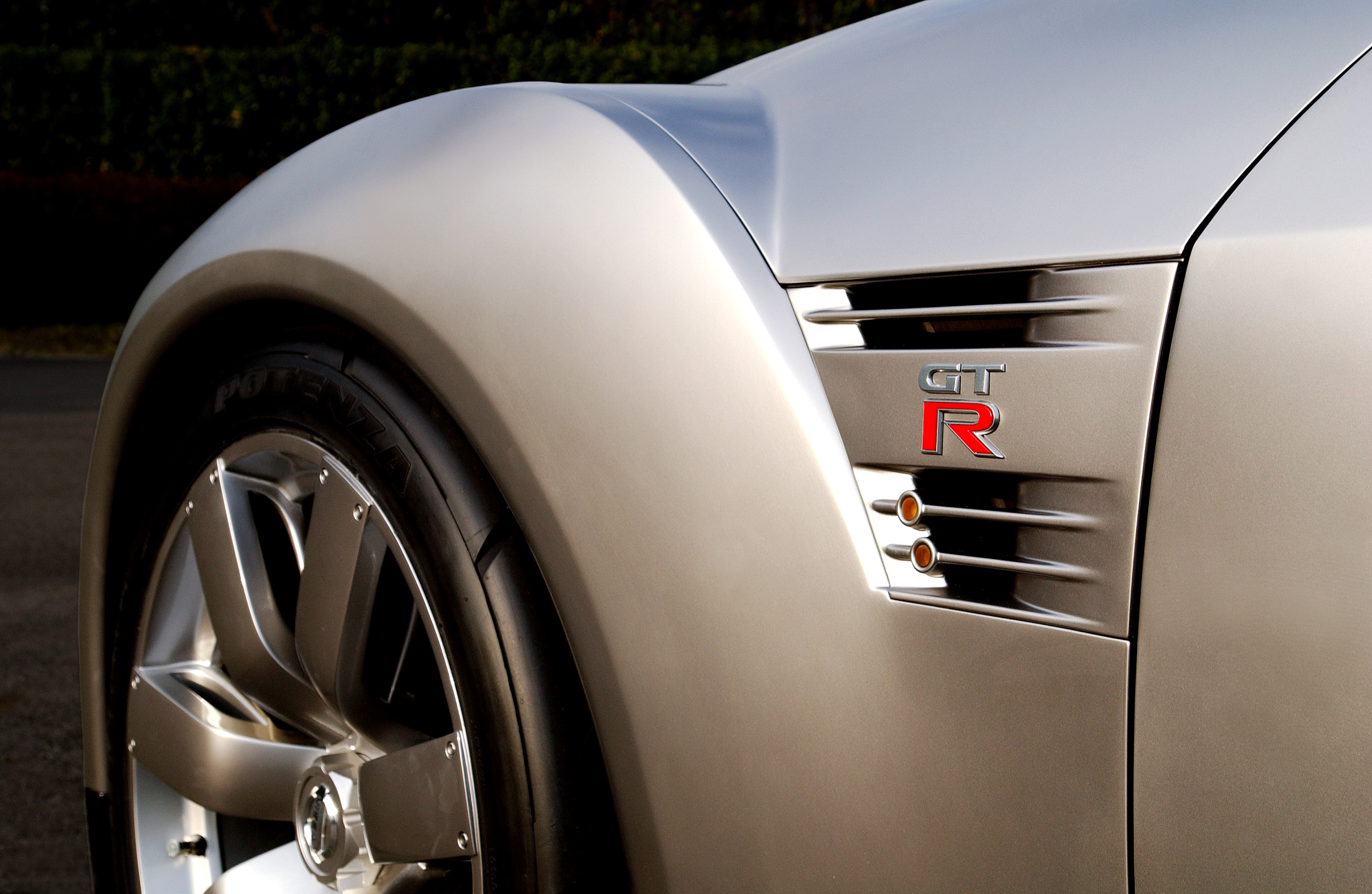 Nissan GT-R Concept photo #21