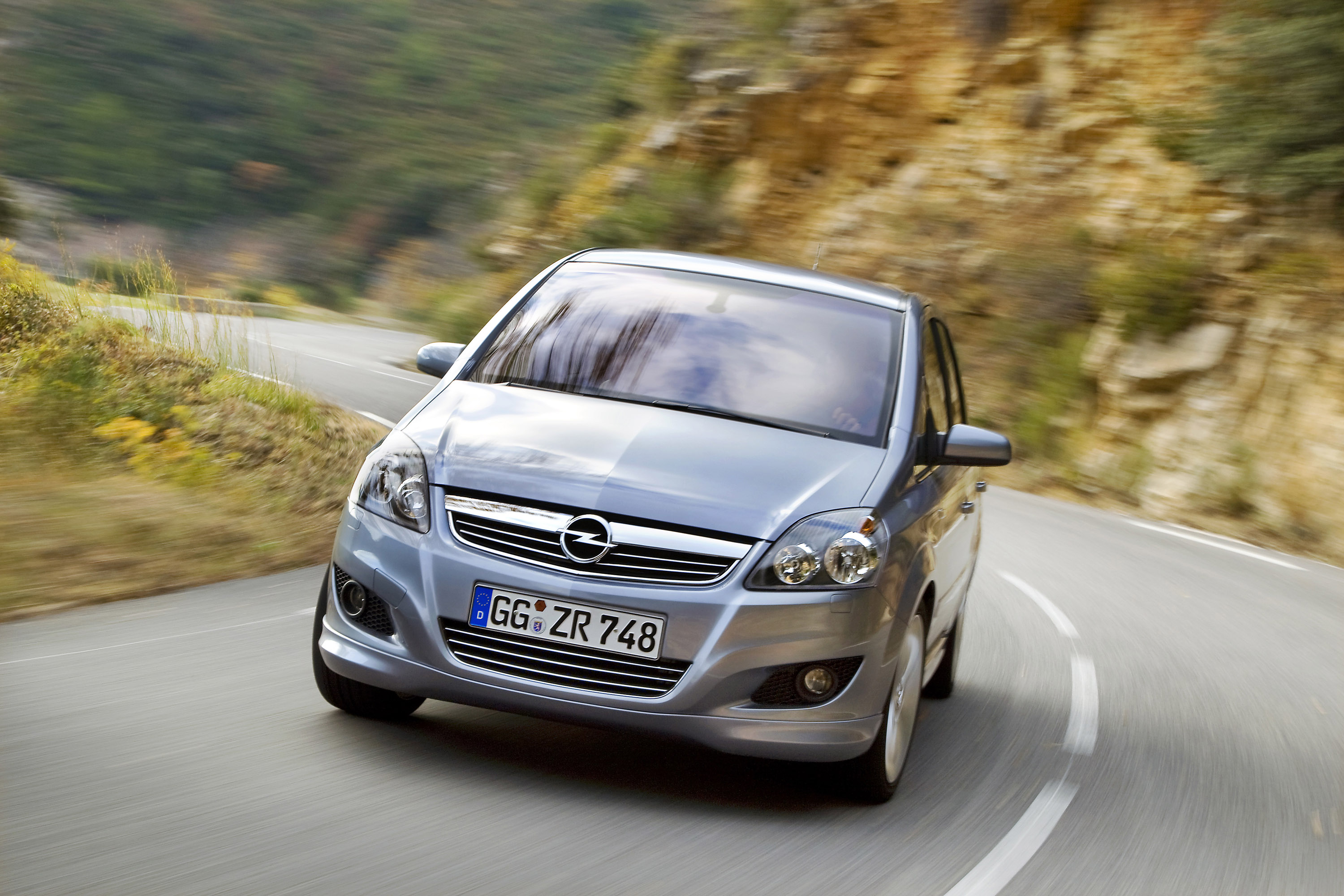 Opel Zafira photo #20