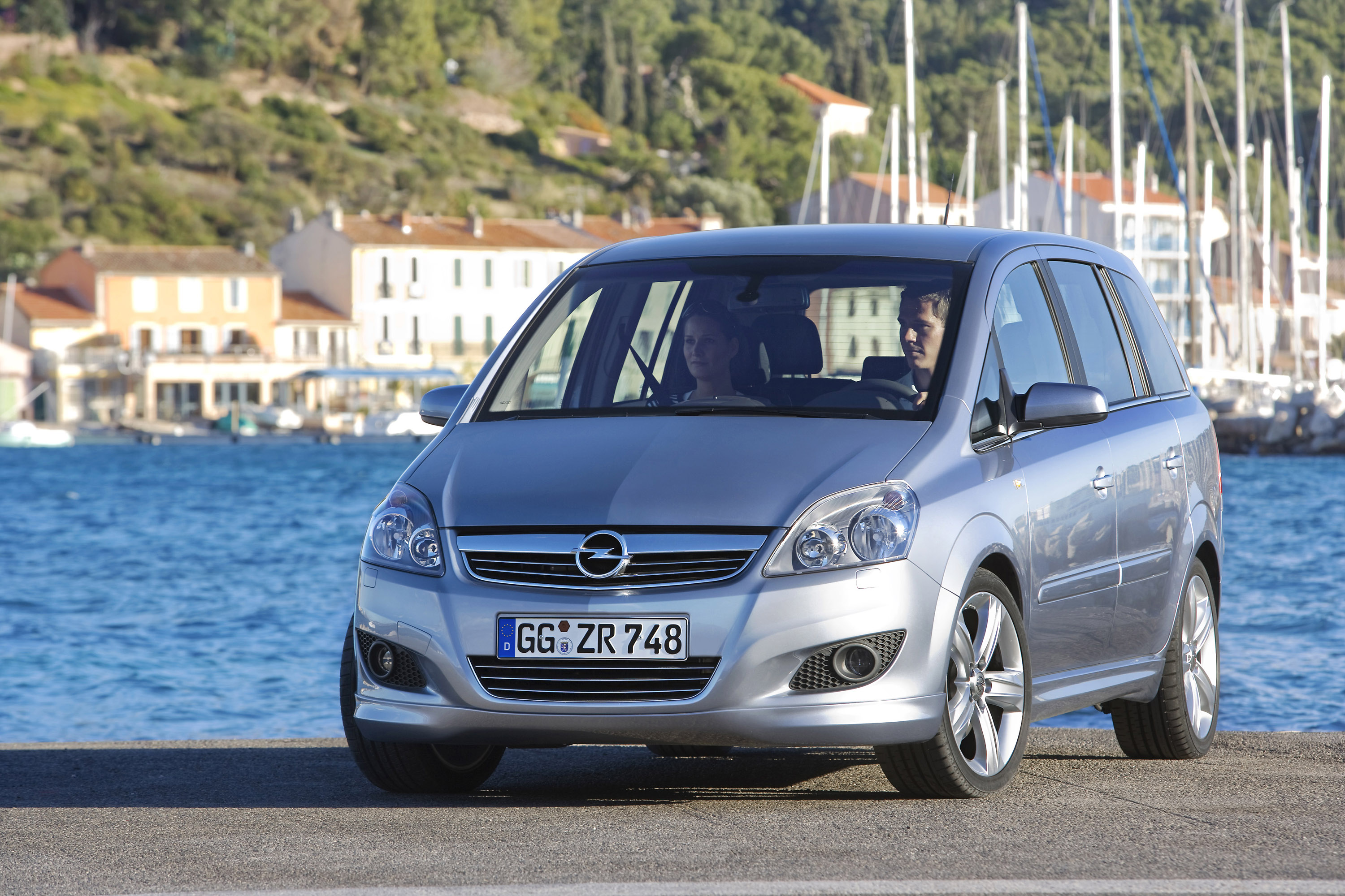 Opel Zafira photo #23