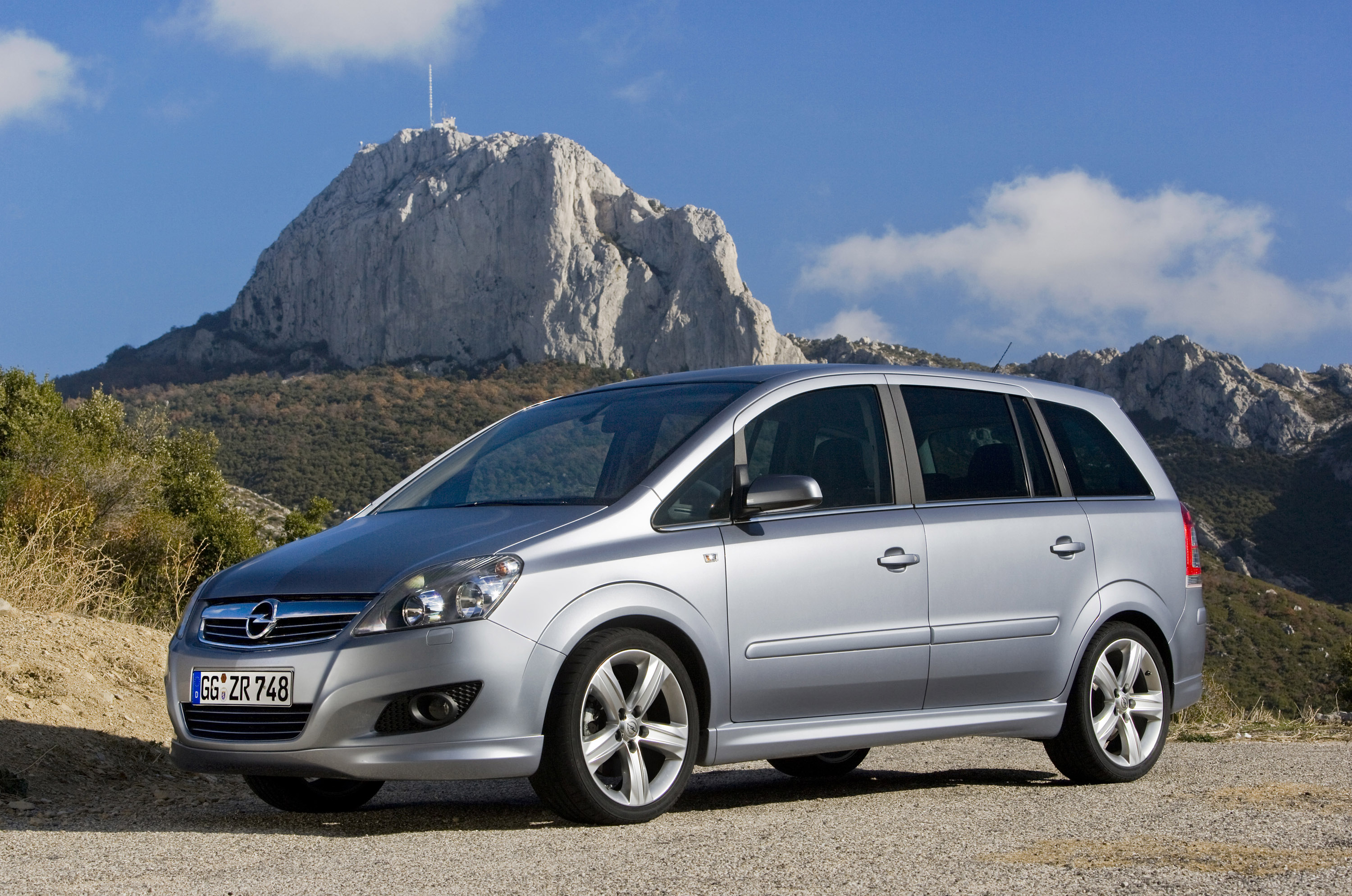 Opel Zafira photo #24