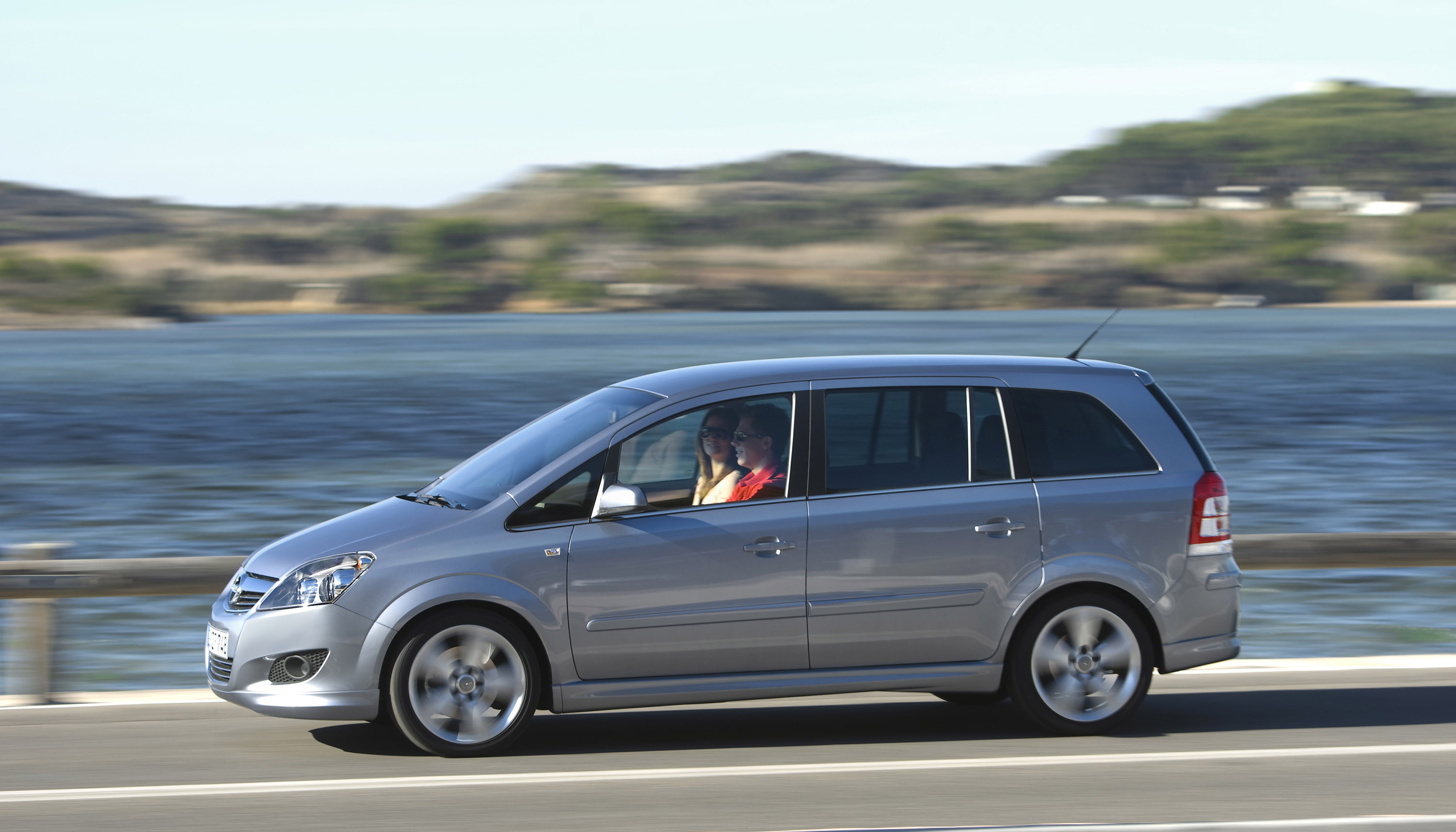Opel Zafira photo #28