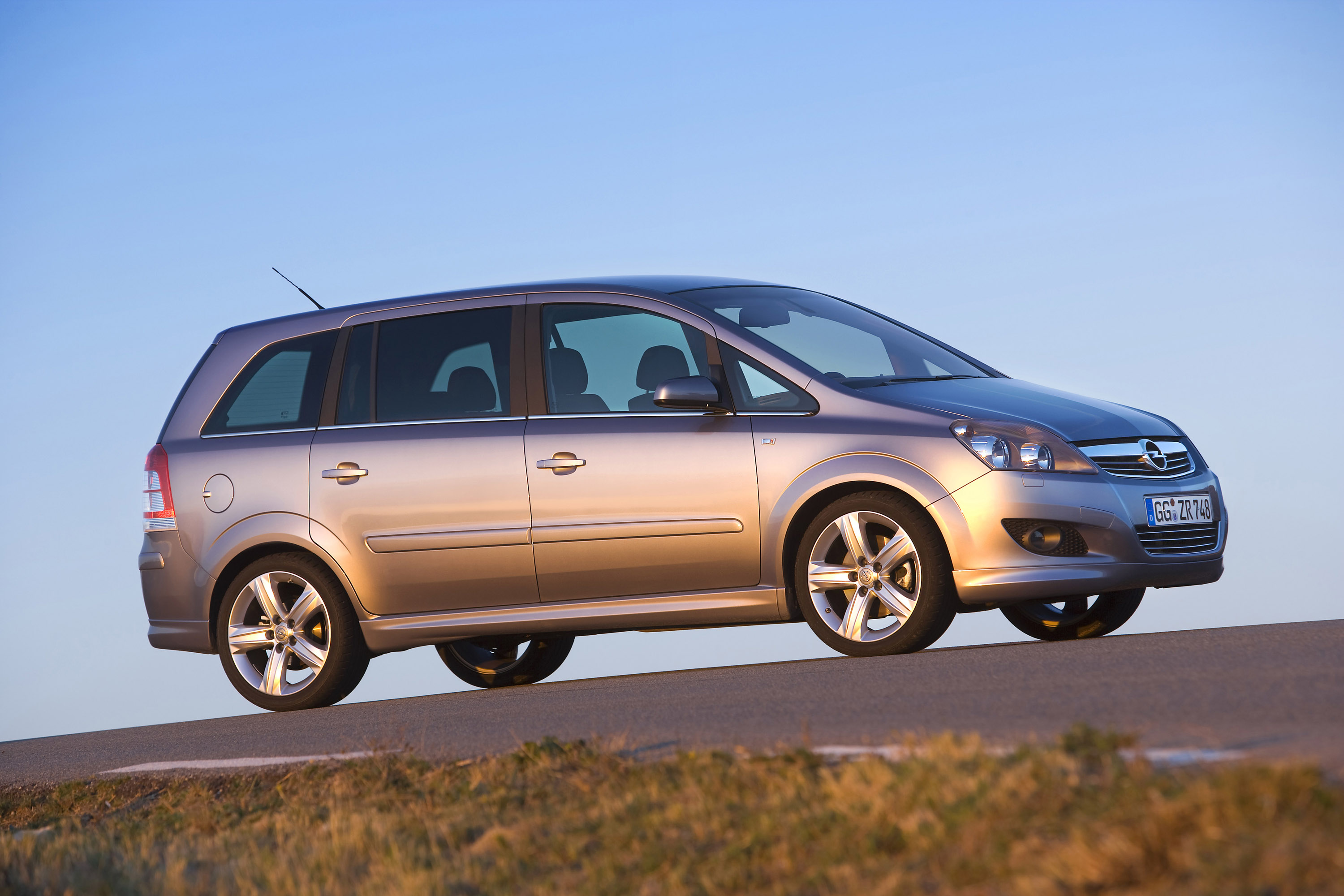 Opel Zafira photo #29