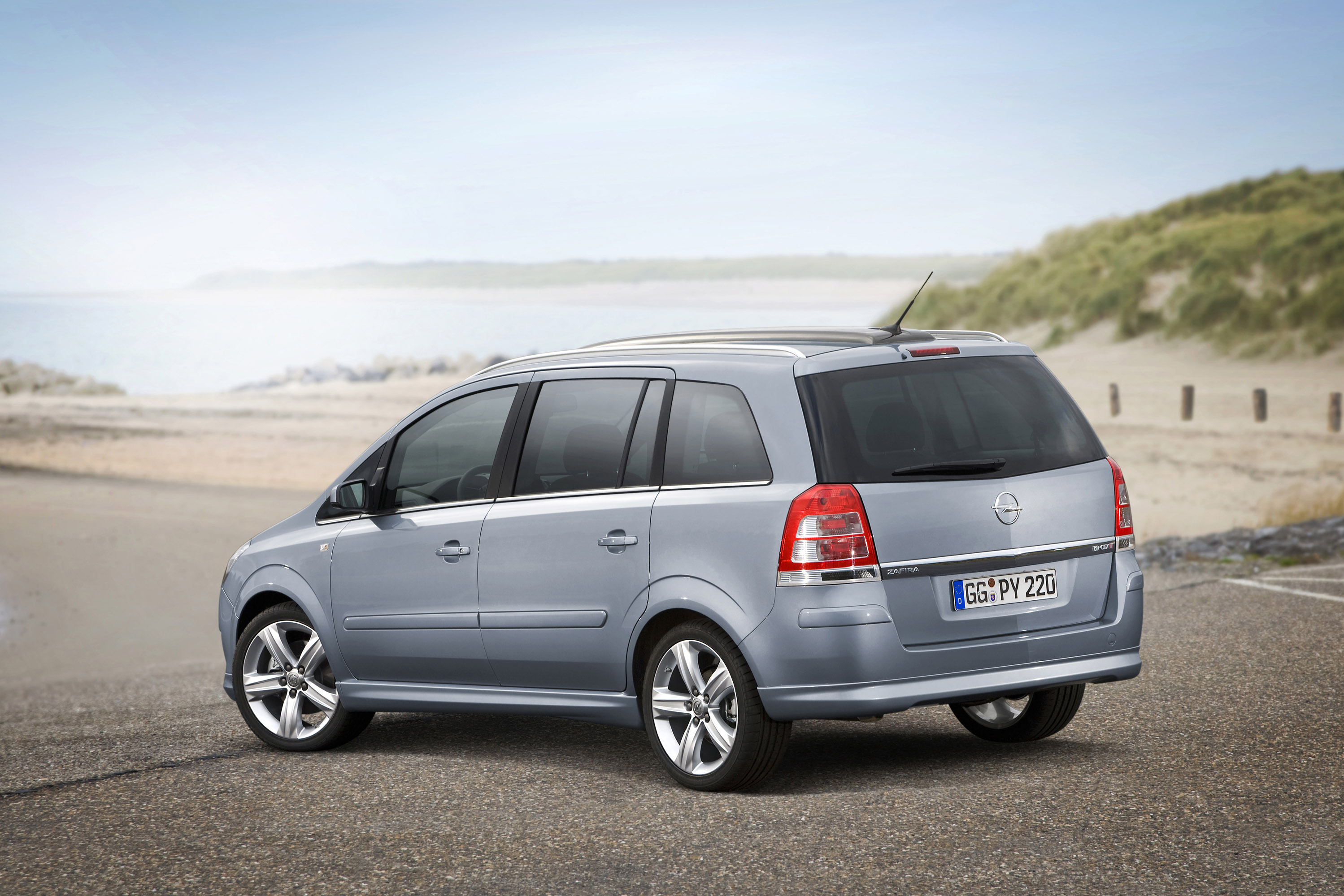 Opel Zafira photo #36