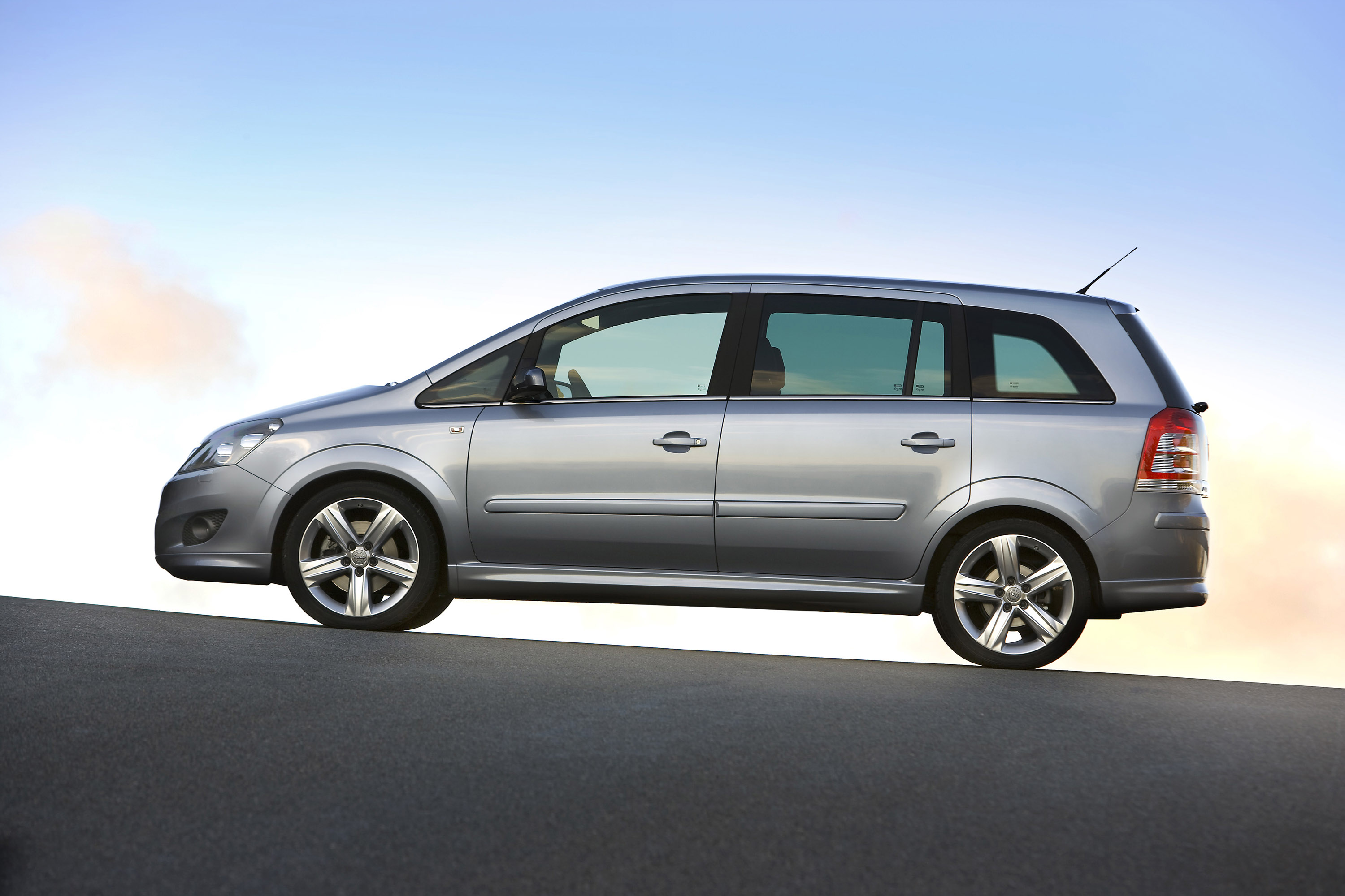 Opel Zafira photo #38