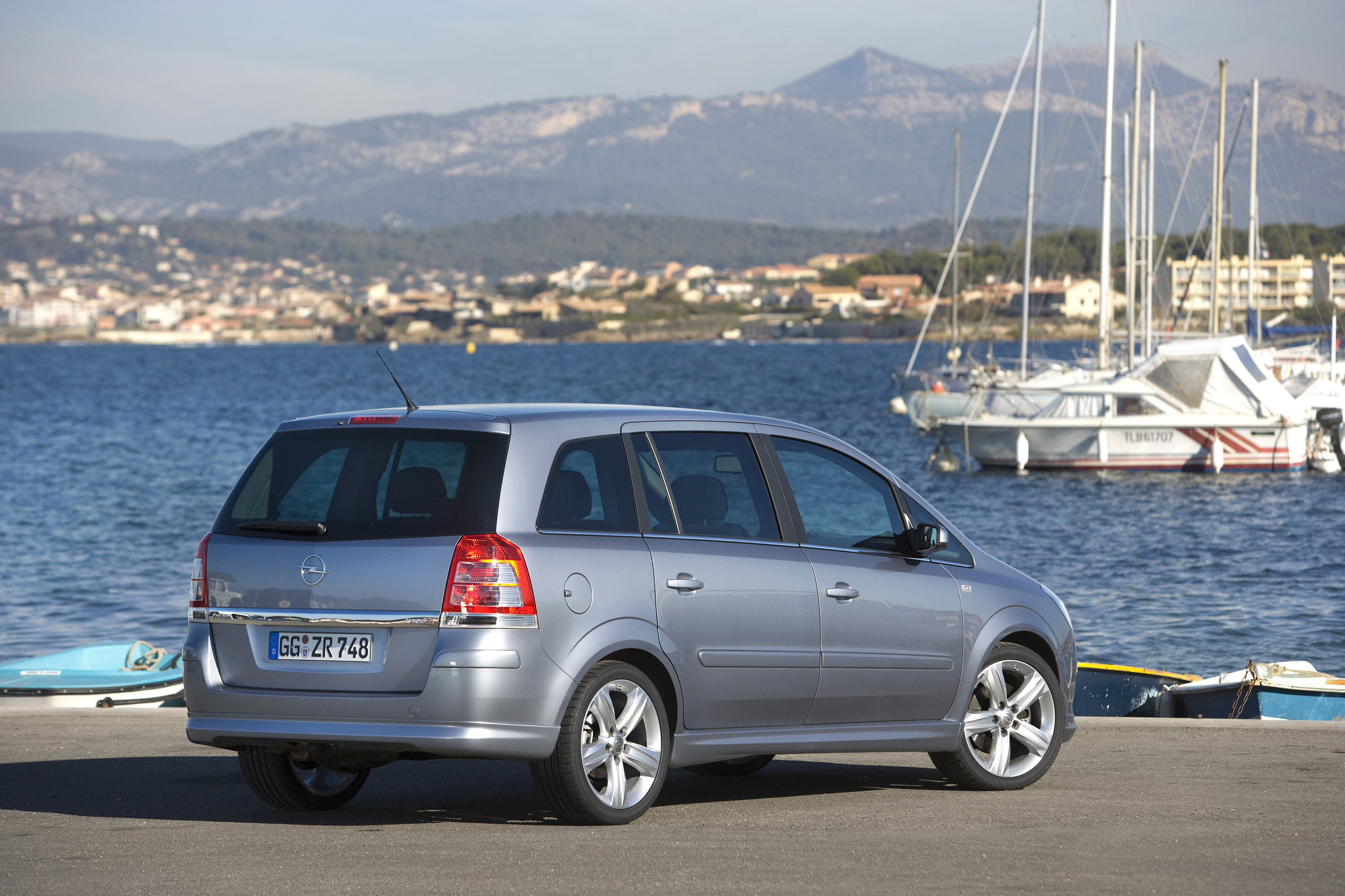 Opel Zafira photo #39