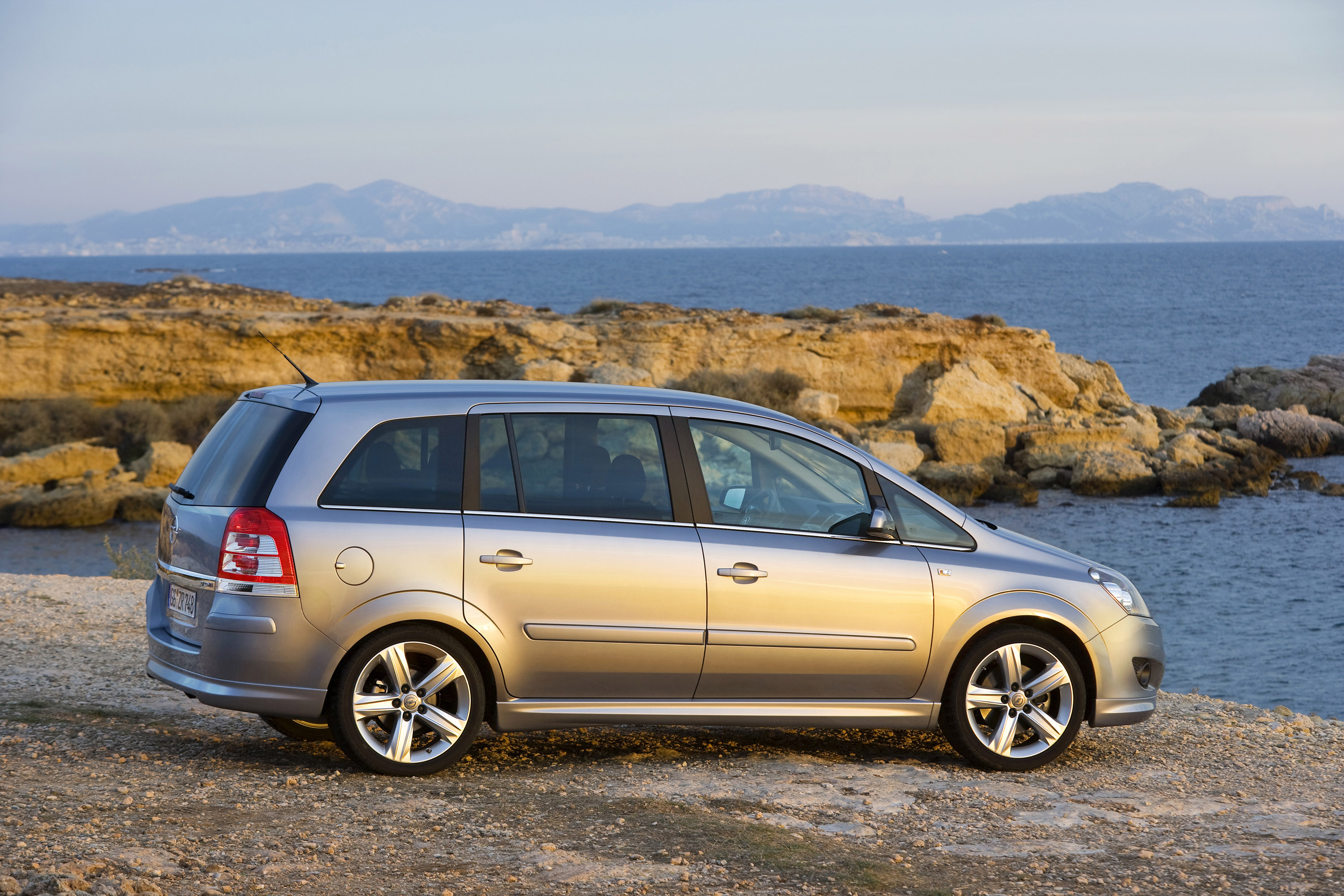 Opel Zafira photo #44