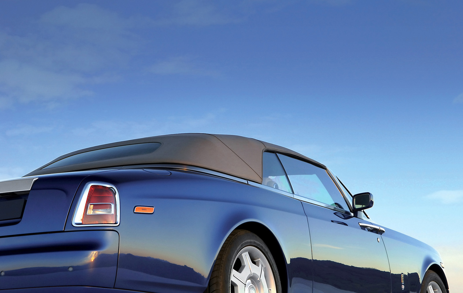 Rolls-Royce Phantom Drophead Coupe photo #23