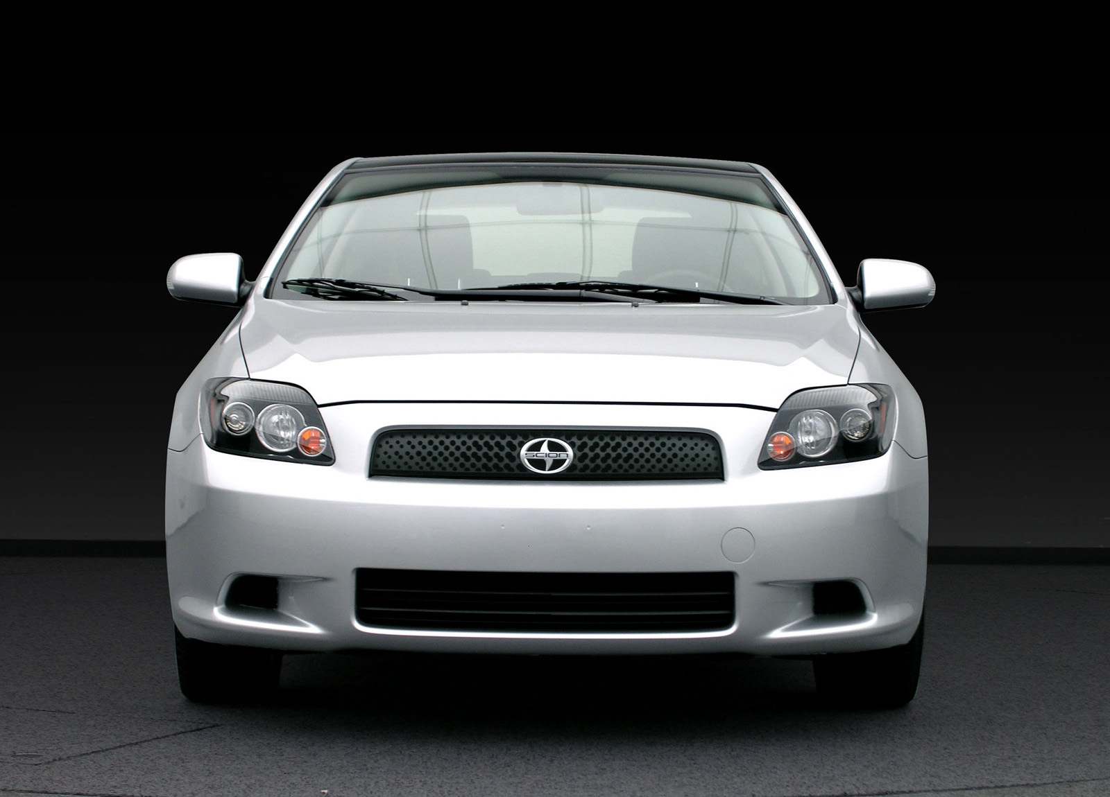 Scion tC photo #2