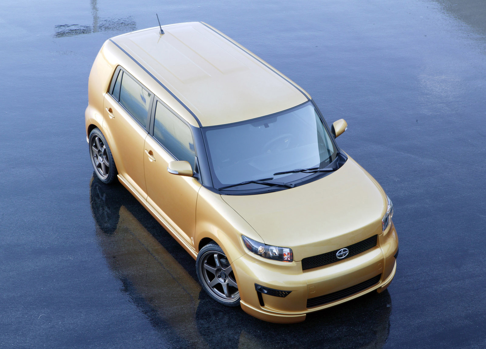 Scion xB photo #2