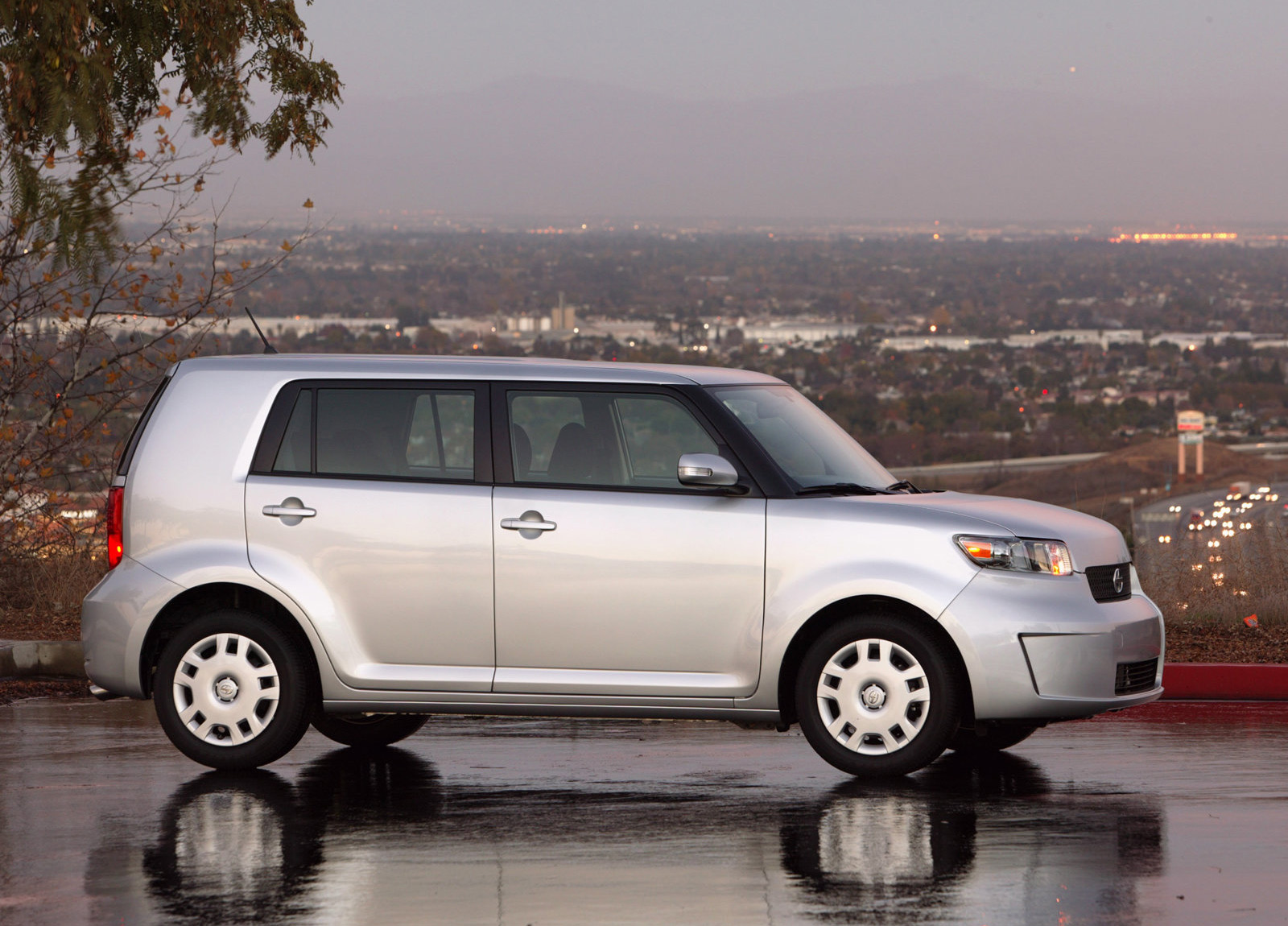 Scion xB photo #23