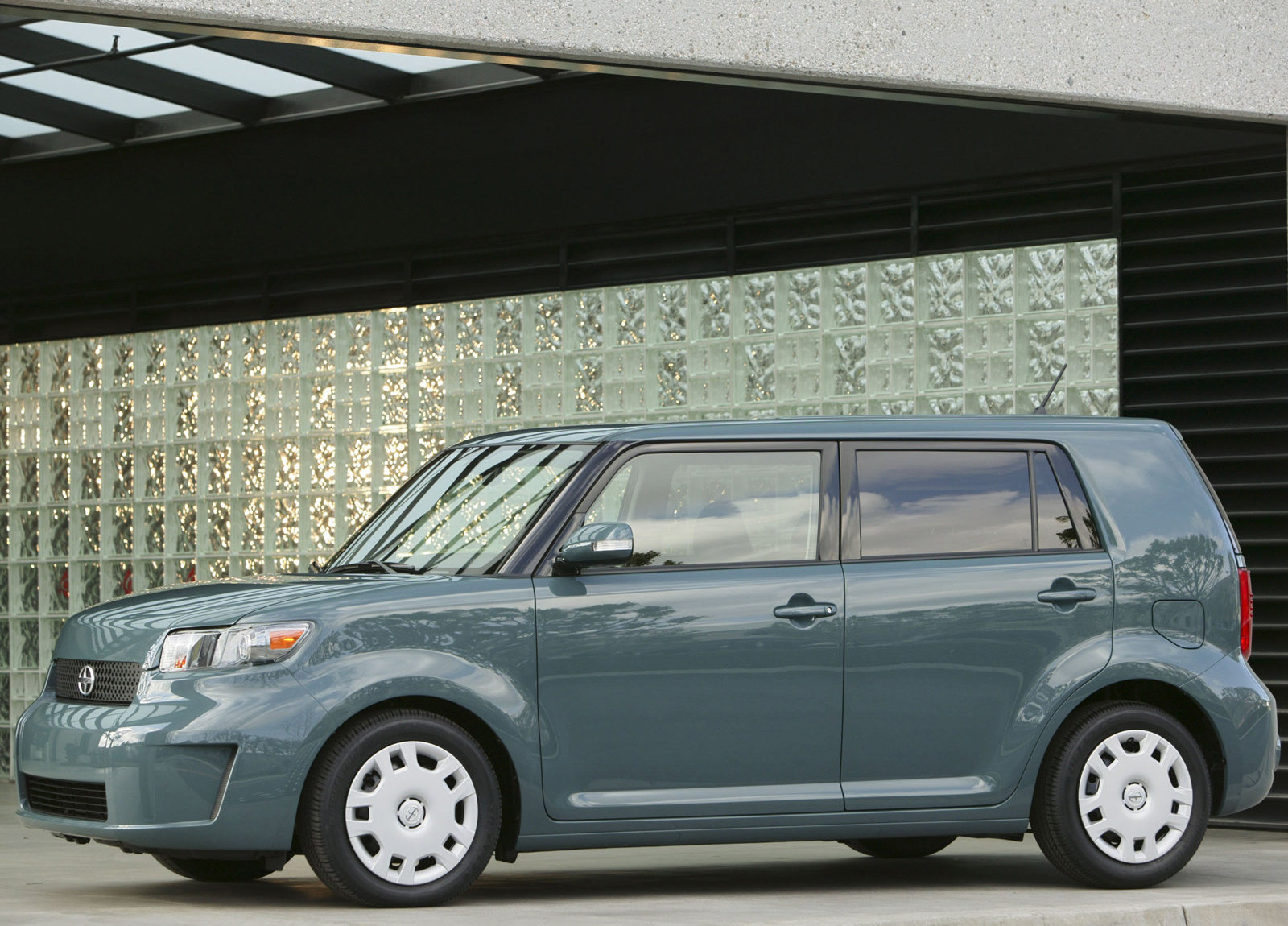 Scion xB photo #25
