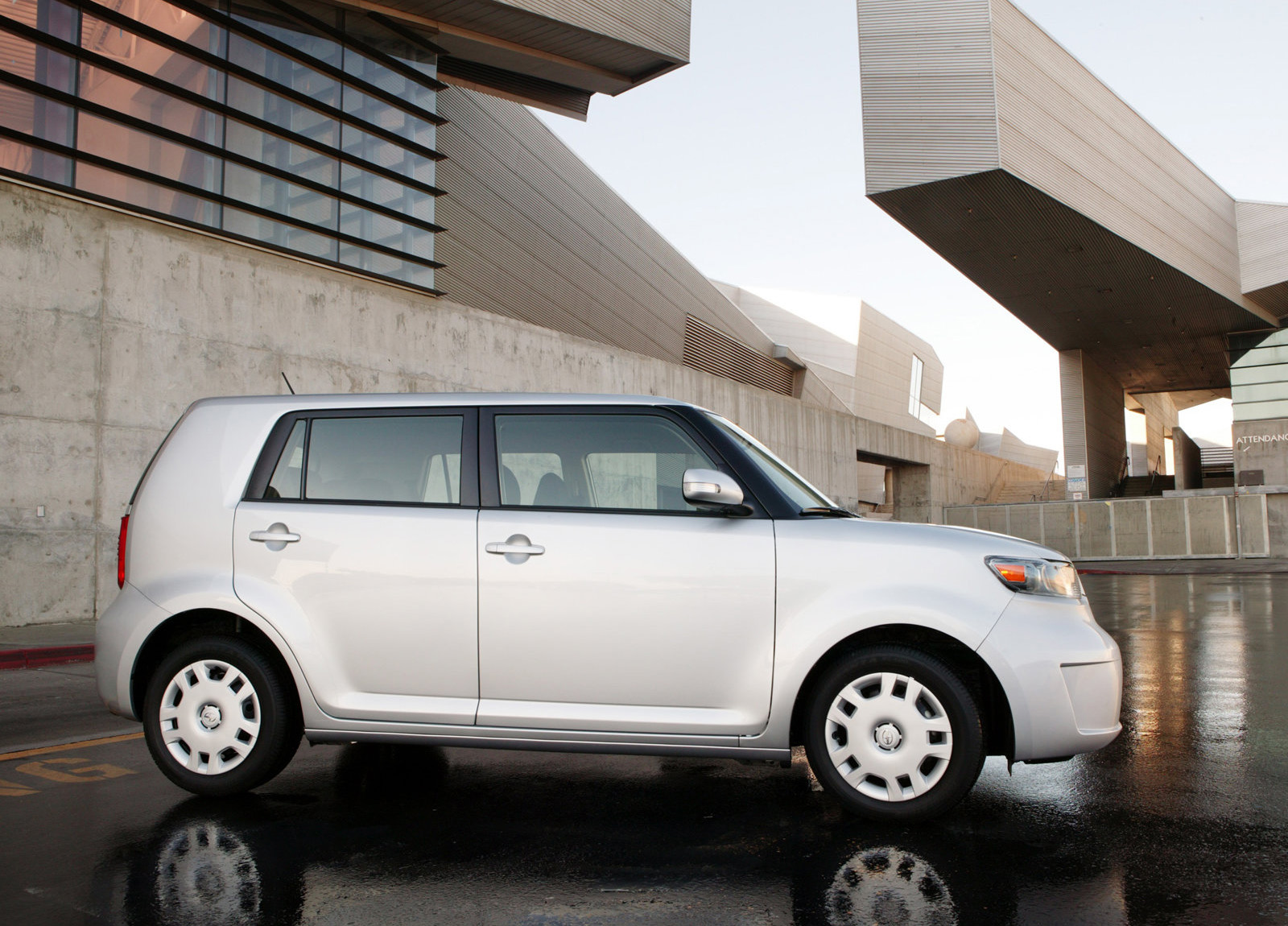 Scion xB photo #30