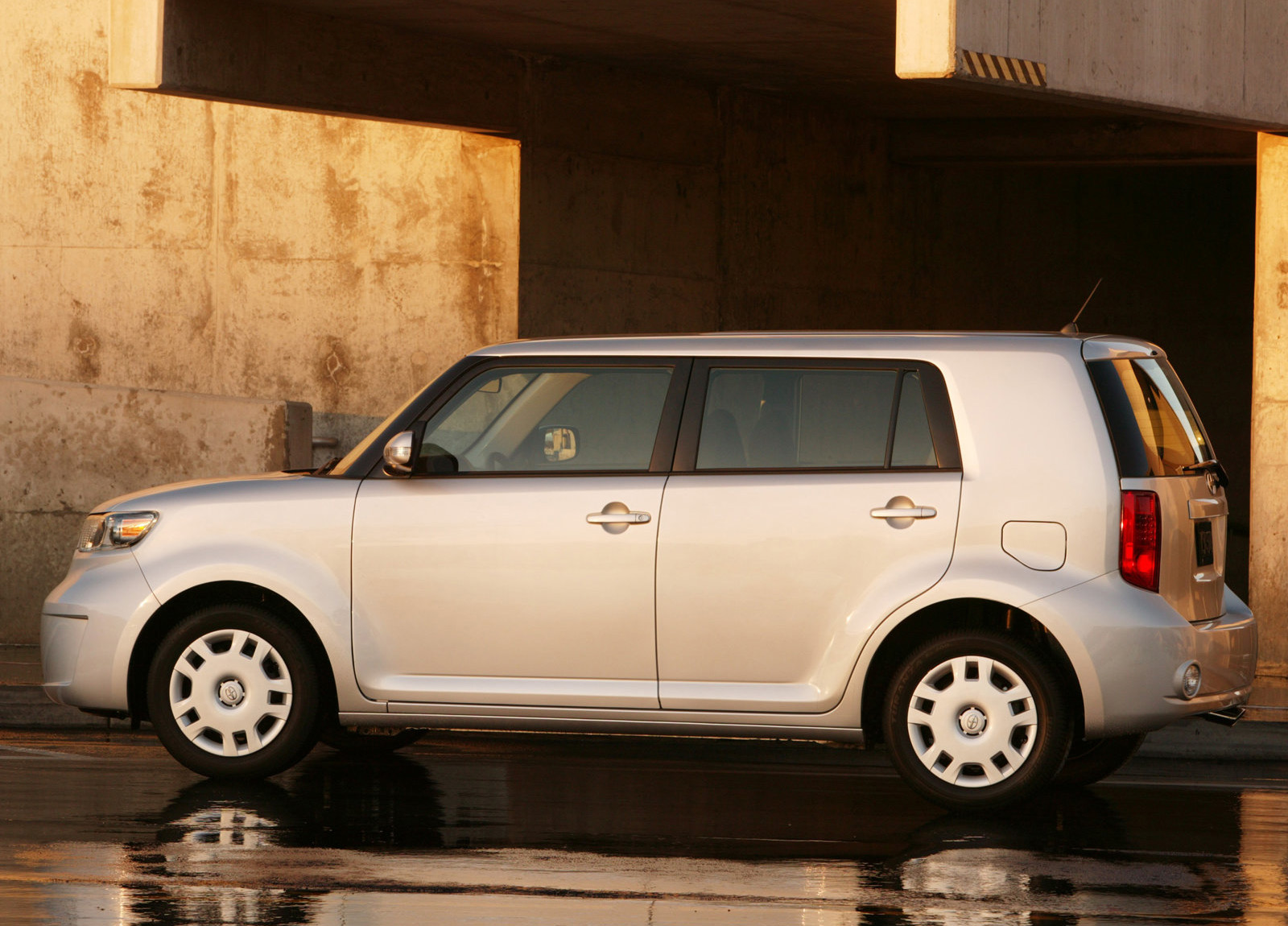 Scion xB photo #43