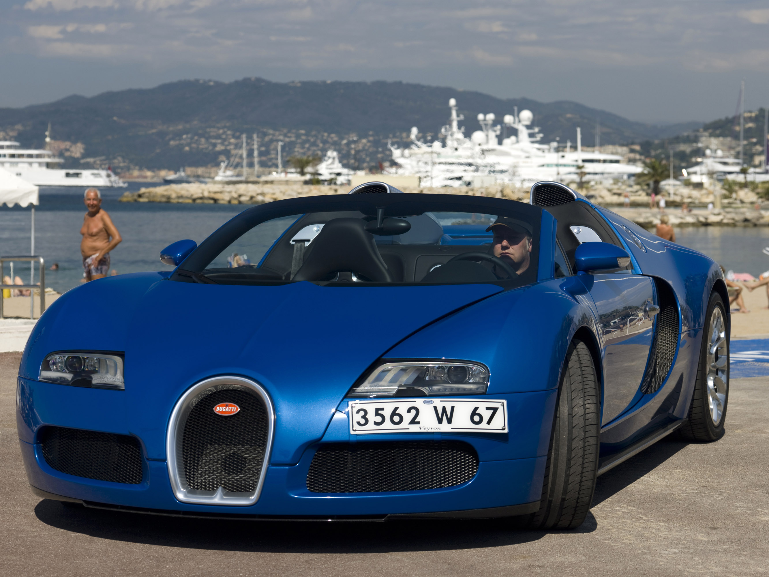 A Luxurious Masterpiece: The 2009 Bugatti Veyron 16 4 Grand Sport