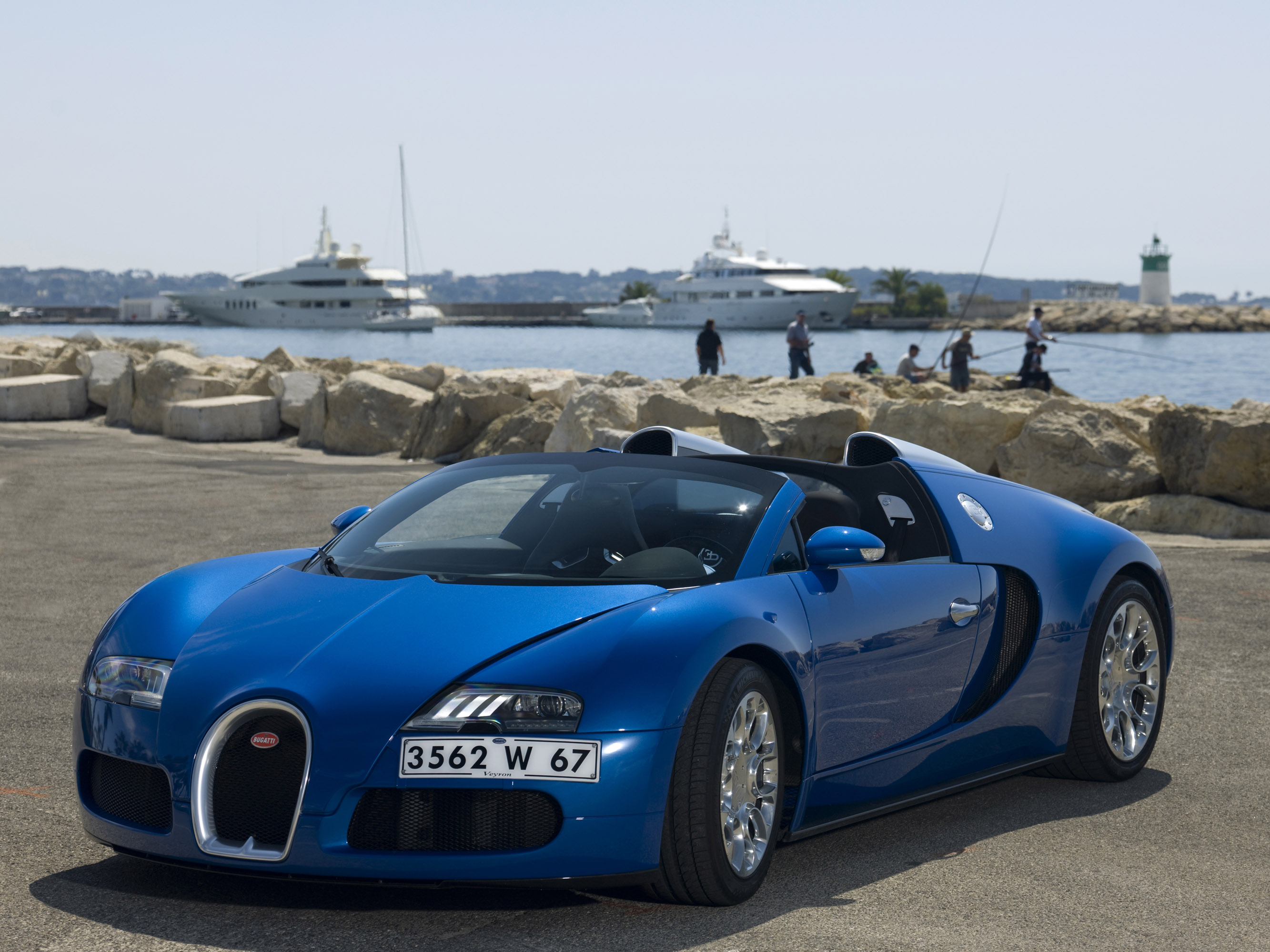 A Luxurious Masterpiece: The 2009 Bugatti Veyron 16 4 Grand Sport