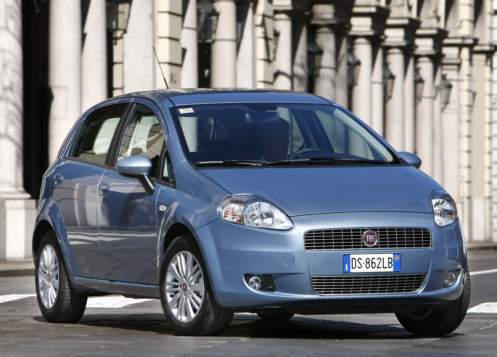 Fiat Grande Punto Natural Power photo #1