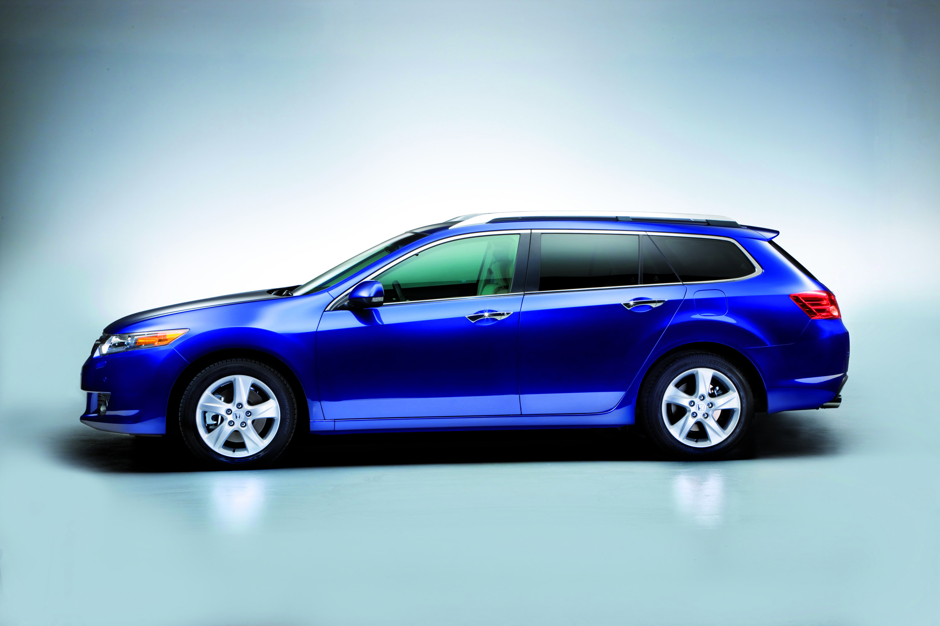 Honda Accord Tourer photo #22