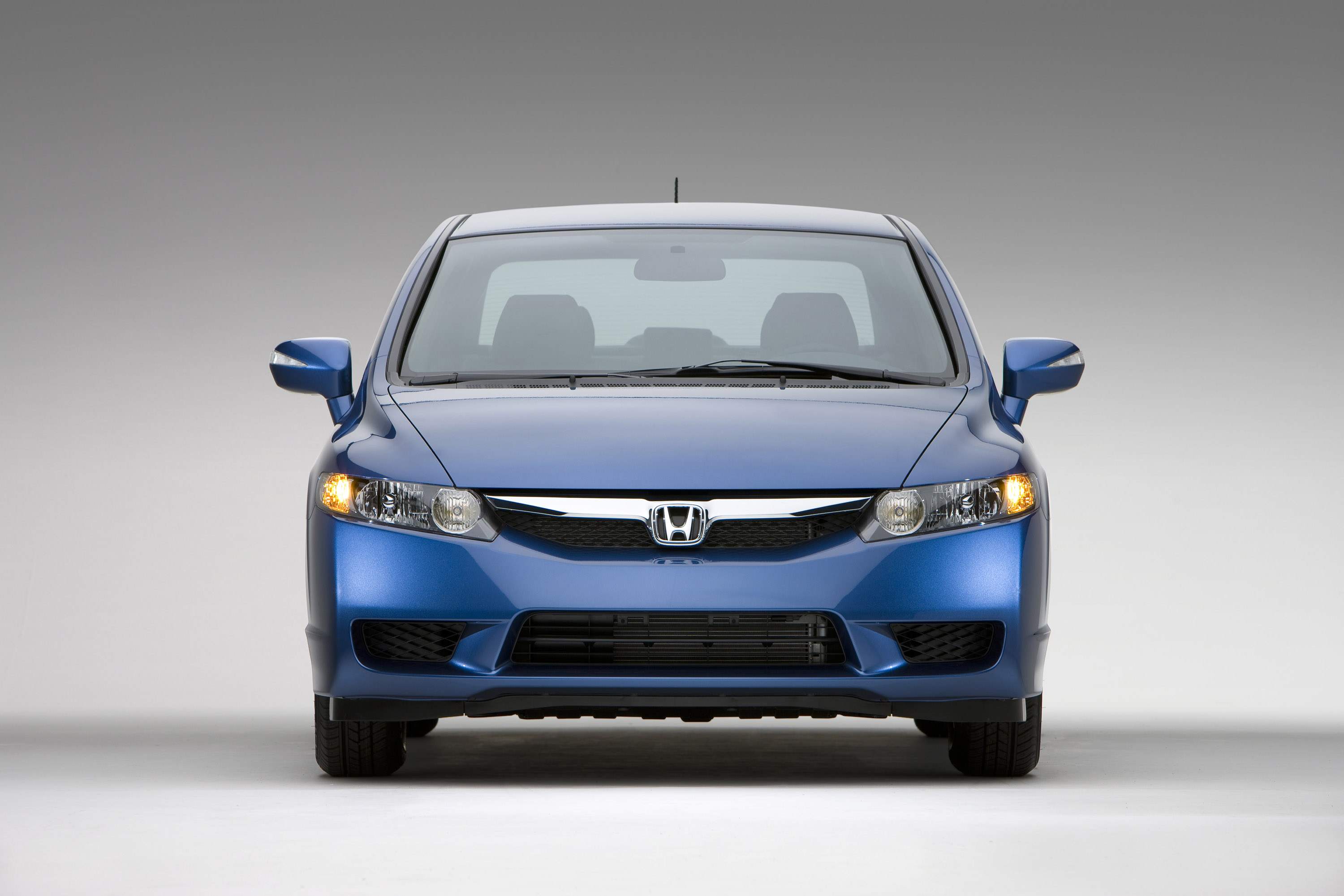 Honda Civic Hybrid photo #2