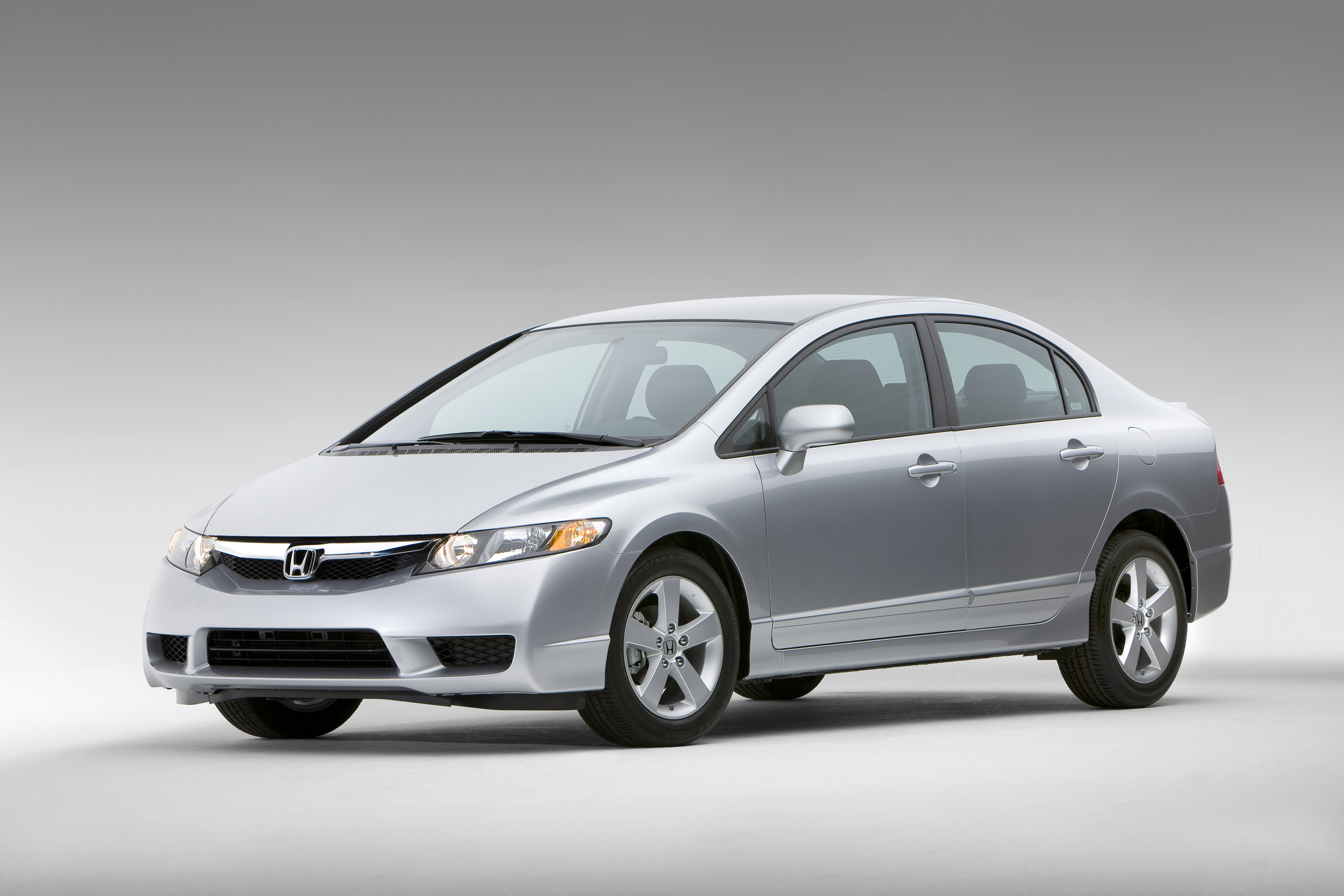 Honda Civic Sedan photo #2