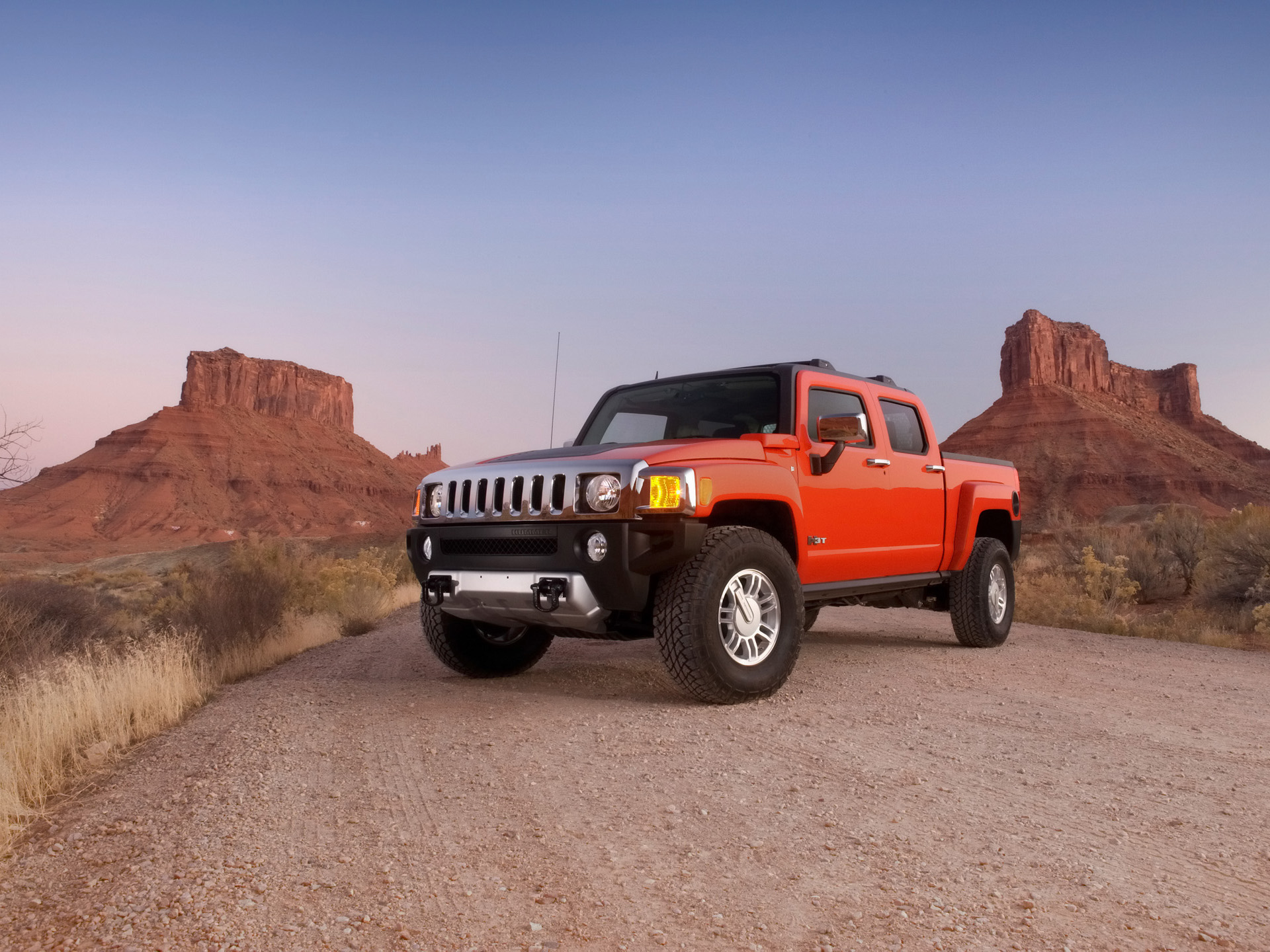 Hummer H3T Alpha photo #4