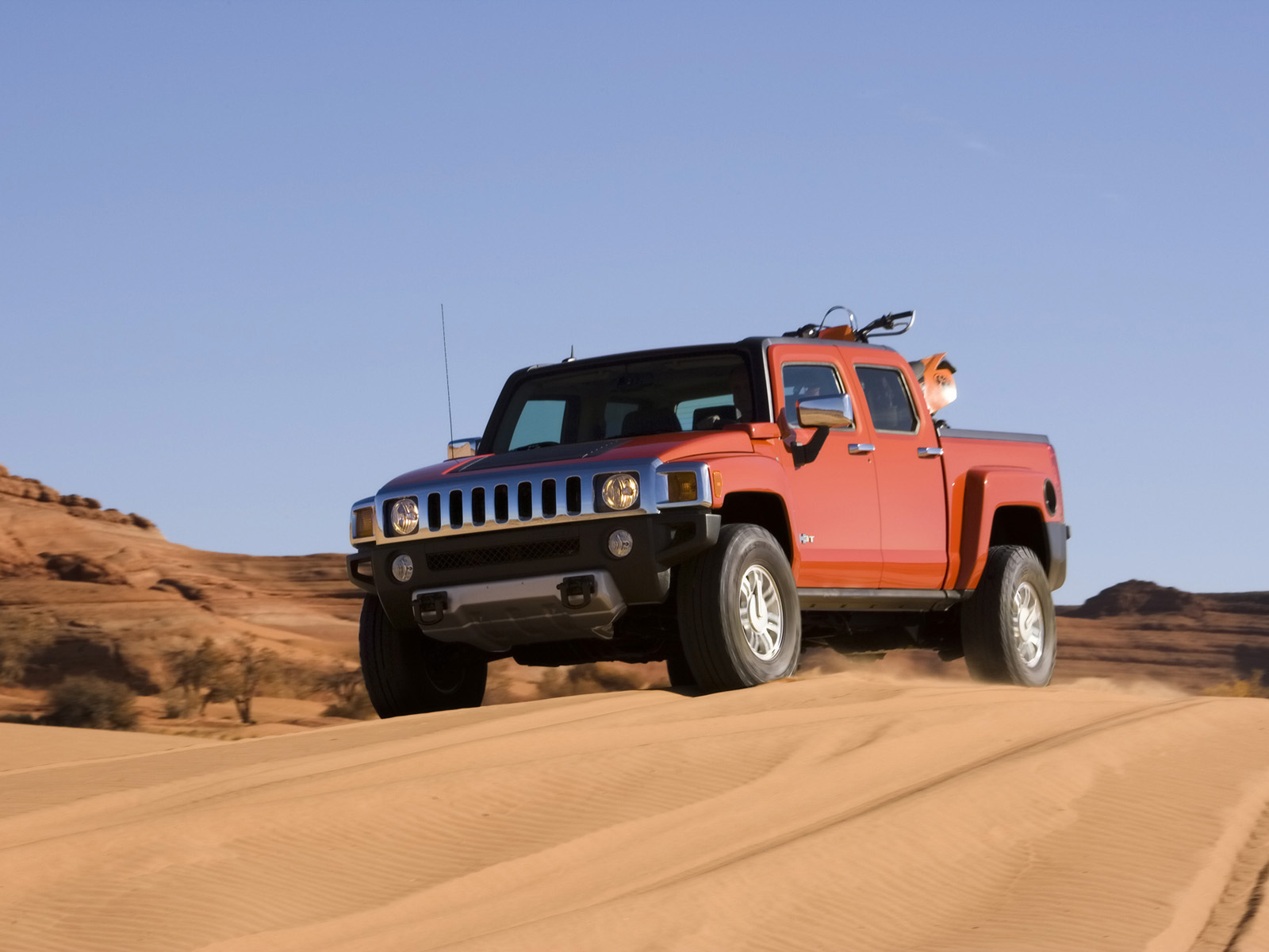 Hummer H3T Alpha photo #7