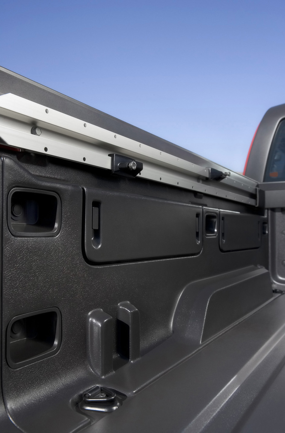Hummer H3T Alpha photo #17