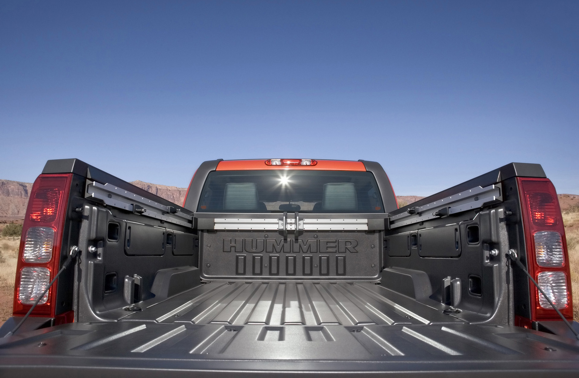Hummer H3T Alpha photo #23