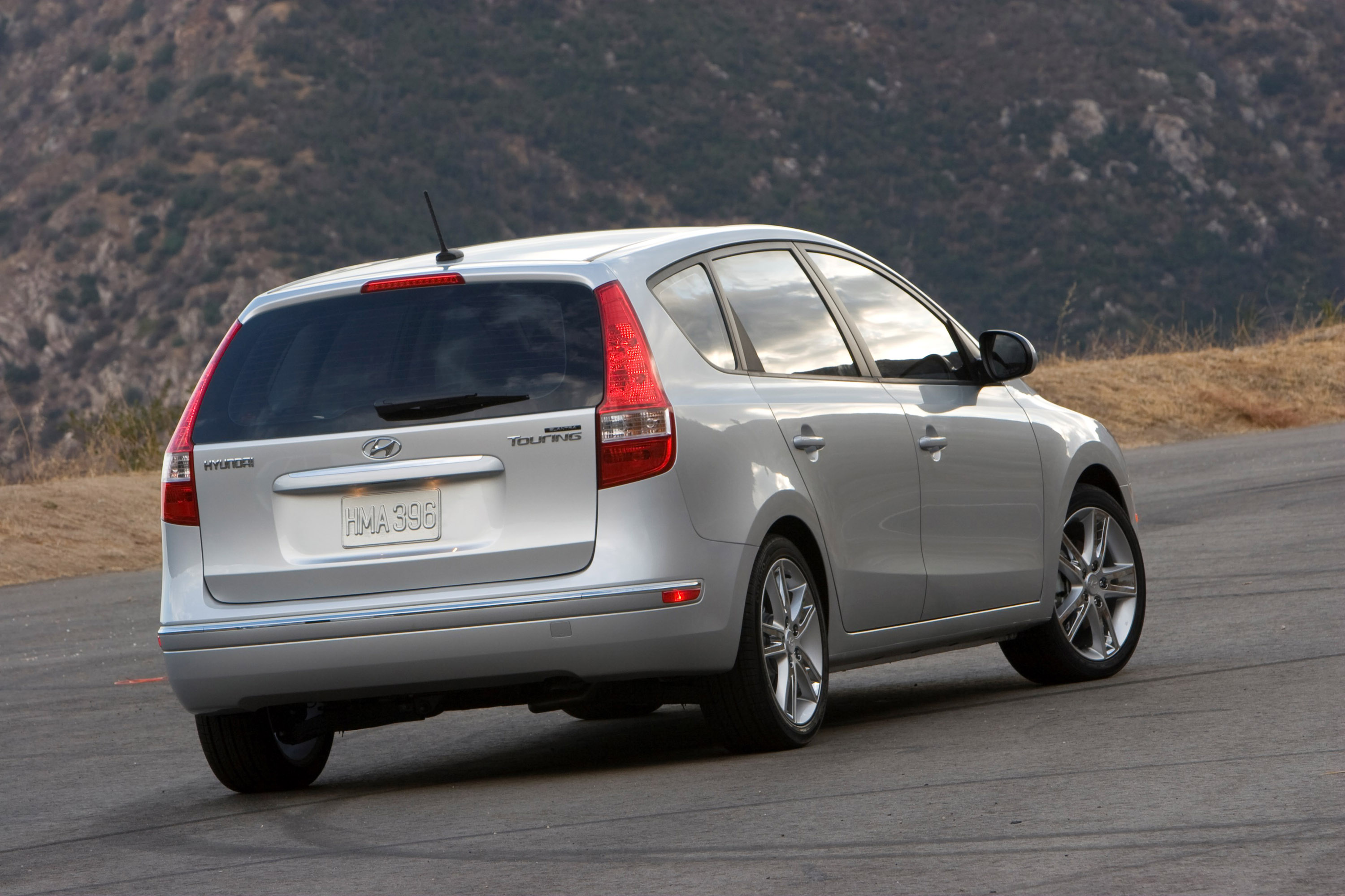 Hyundai Elantra Touring photo #17
