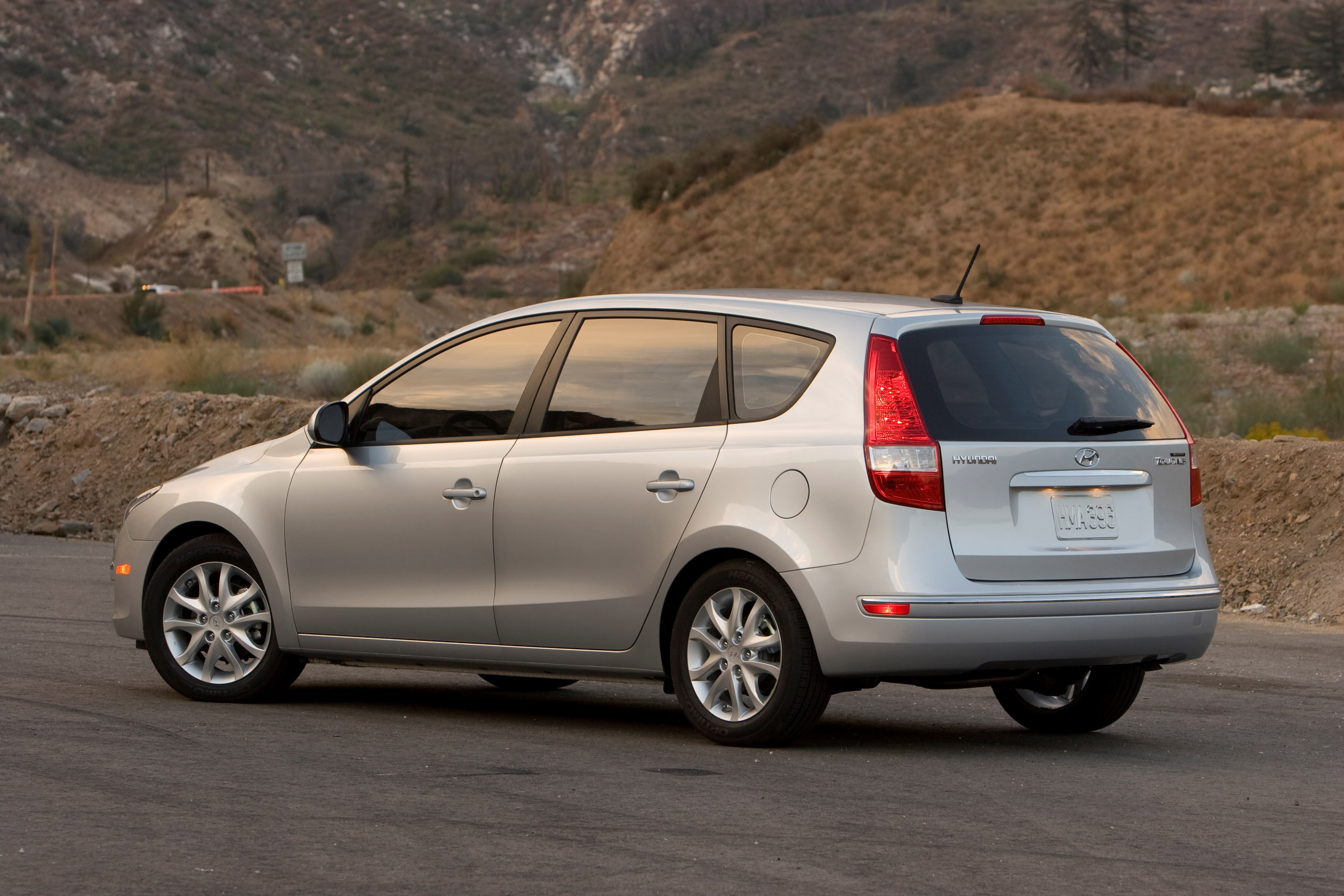 Hyundai Elantra Touring photo #18