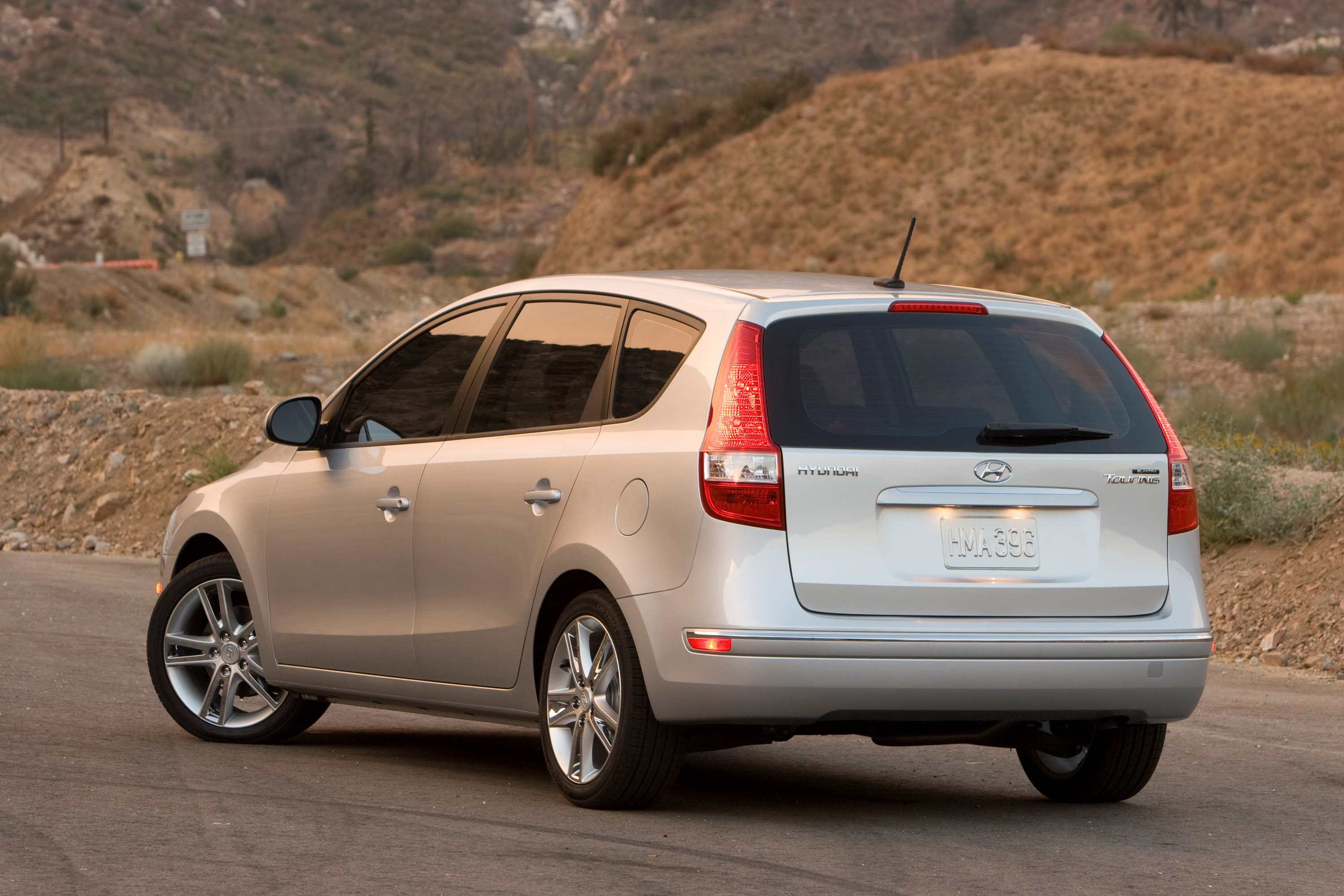 Hyundai Elantra Touring photo #19