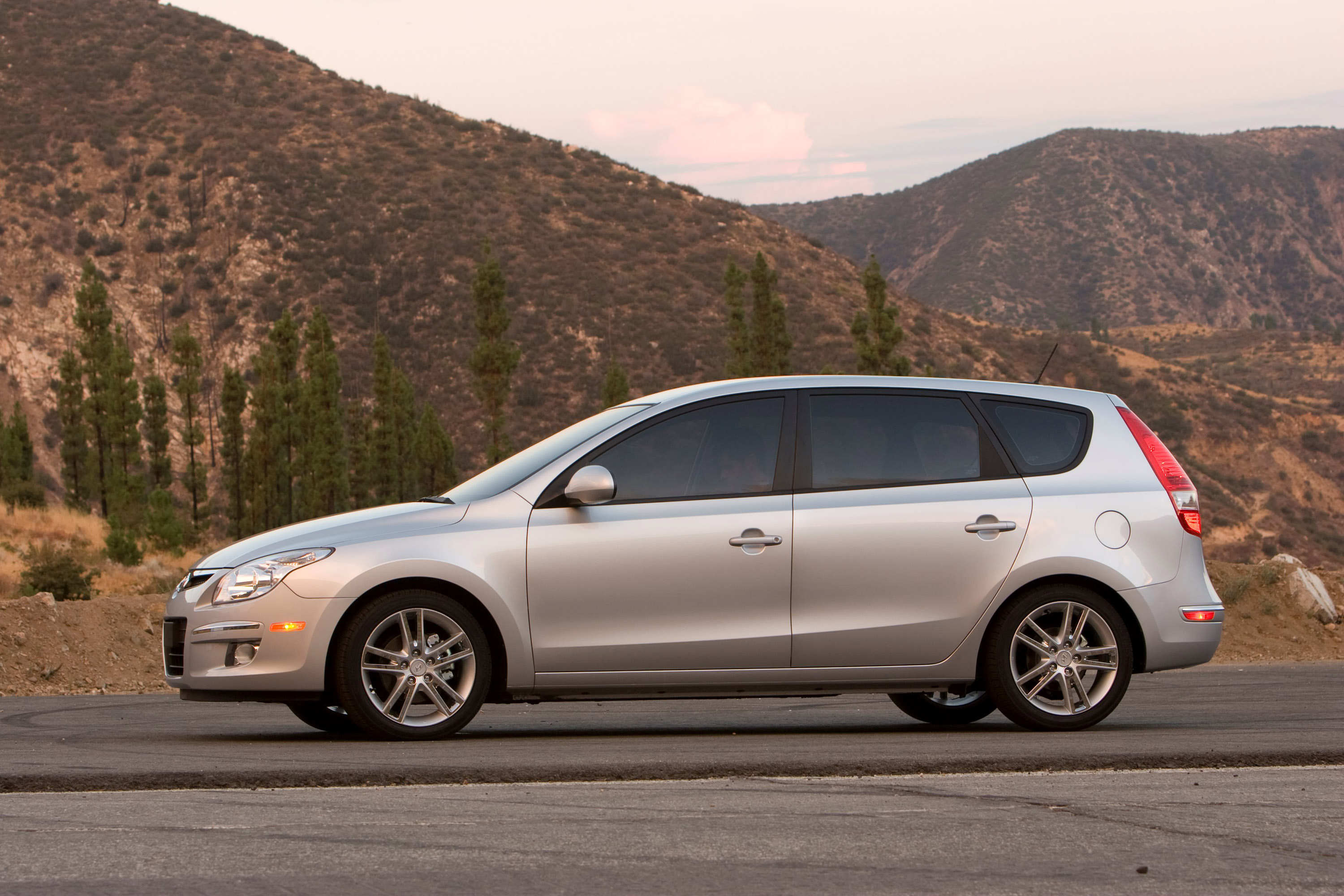 Hyundai Elantra Touring photo #20