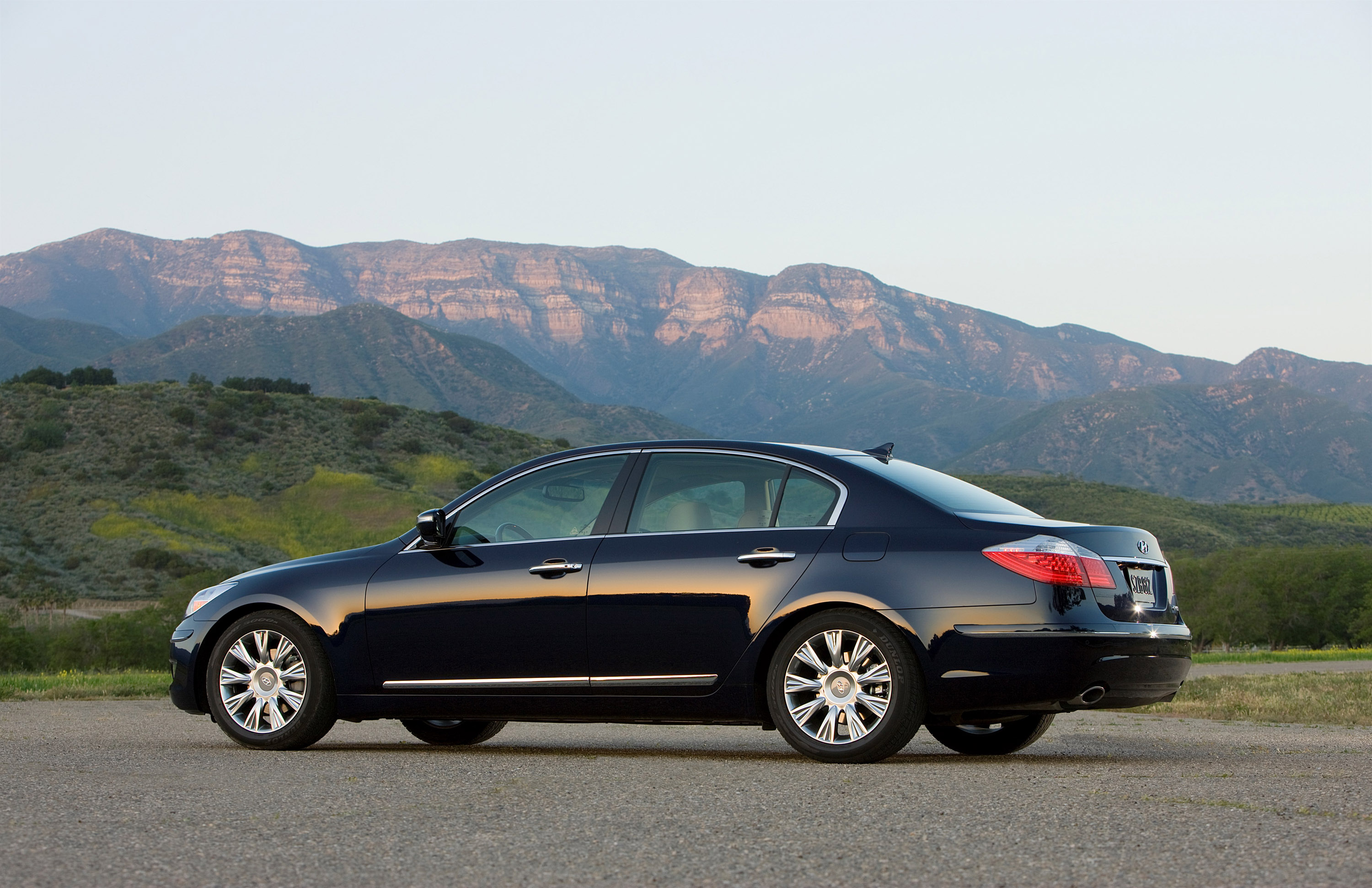 Hyundai Genesis photo #17
