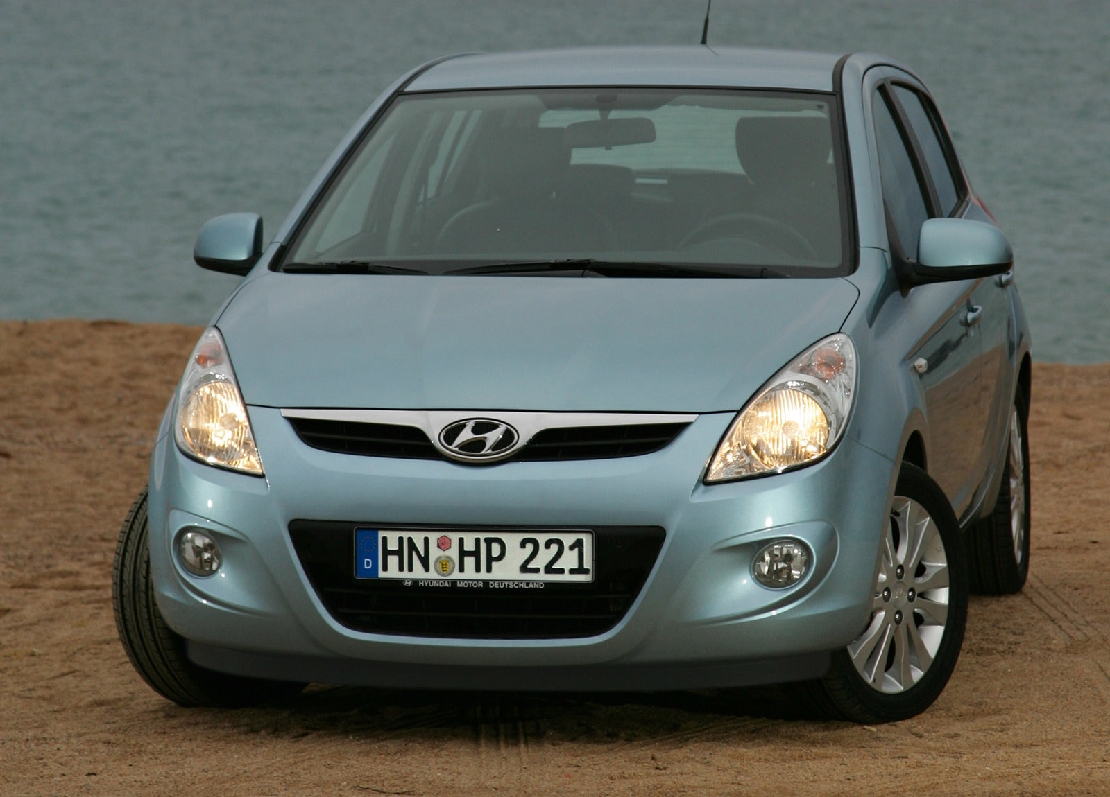 Hyundai i20 photo #1