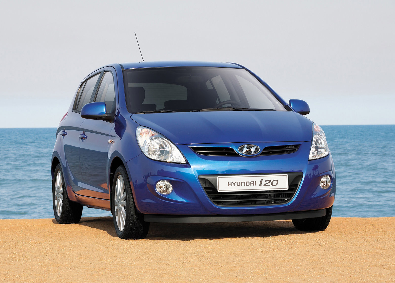 Hyundai i20 photo #2