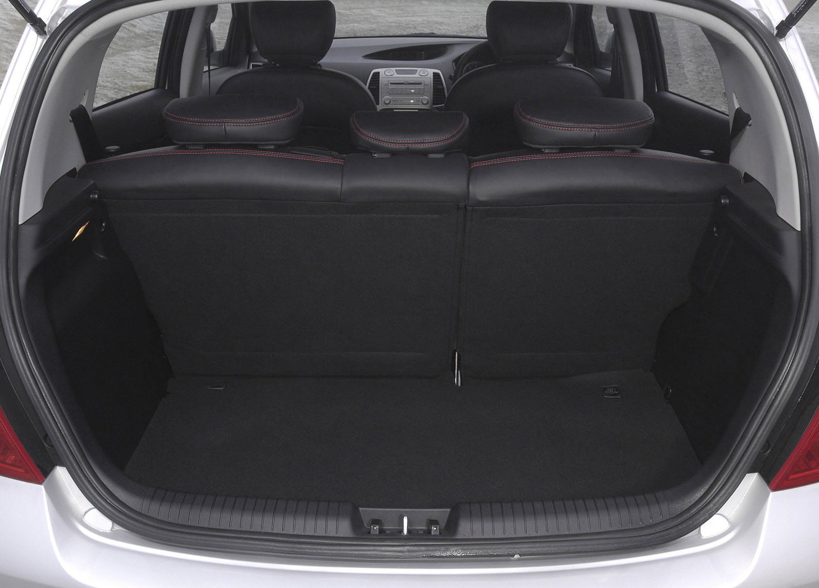 Hyundai i20 photo #65