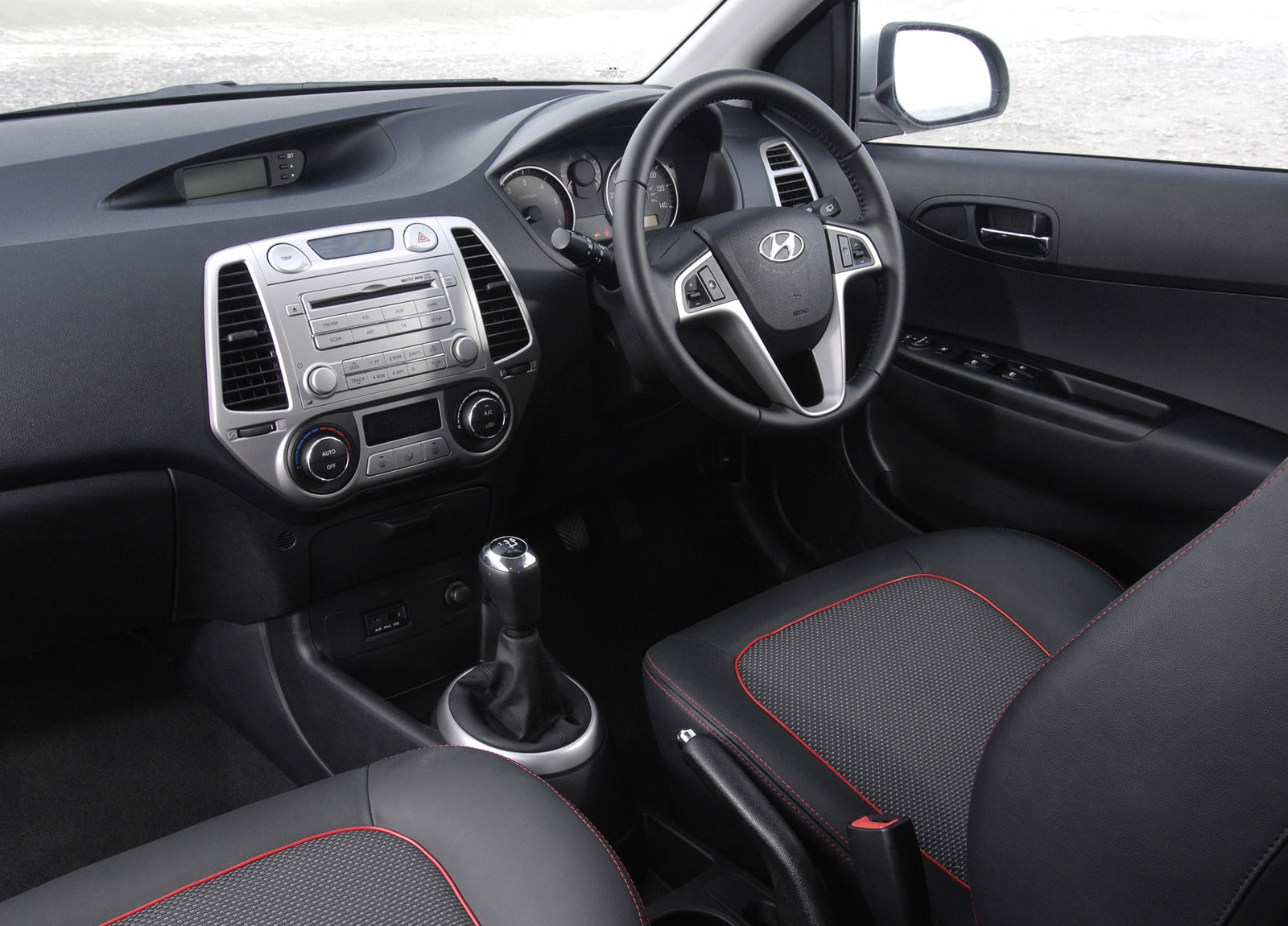 Hyundai i20 photo #92