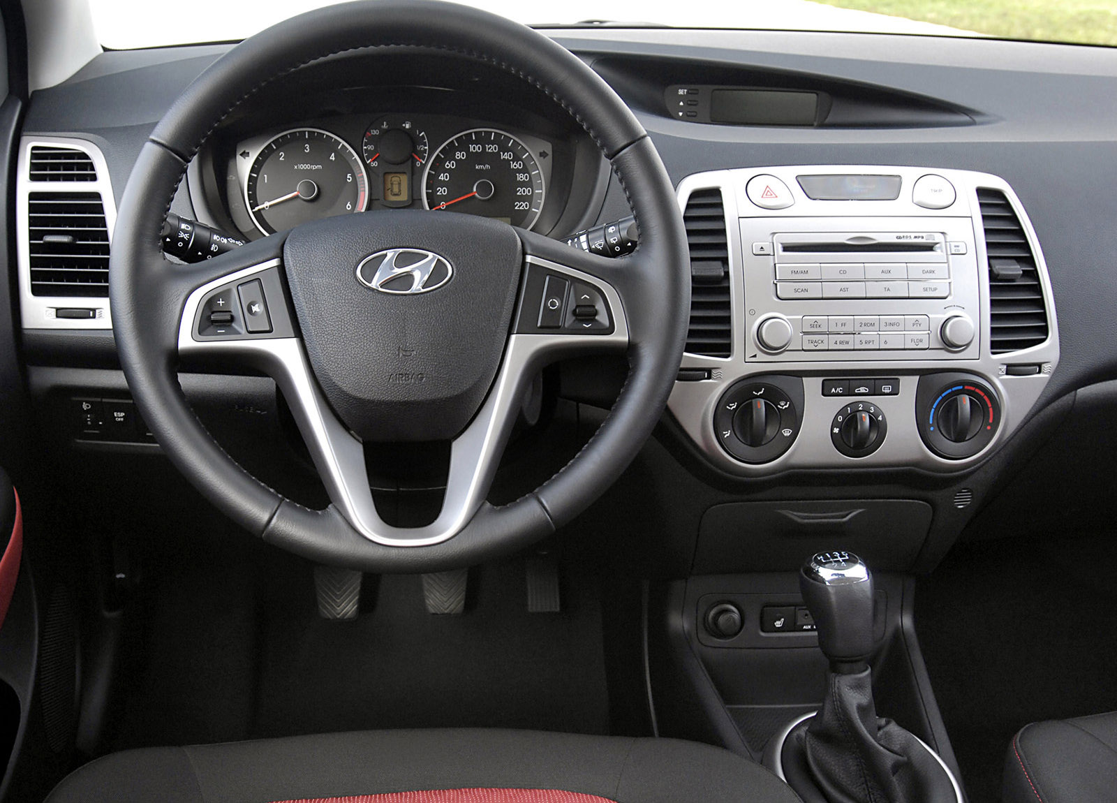 Hyundai i20 photo #93