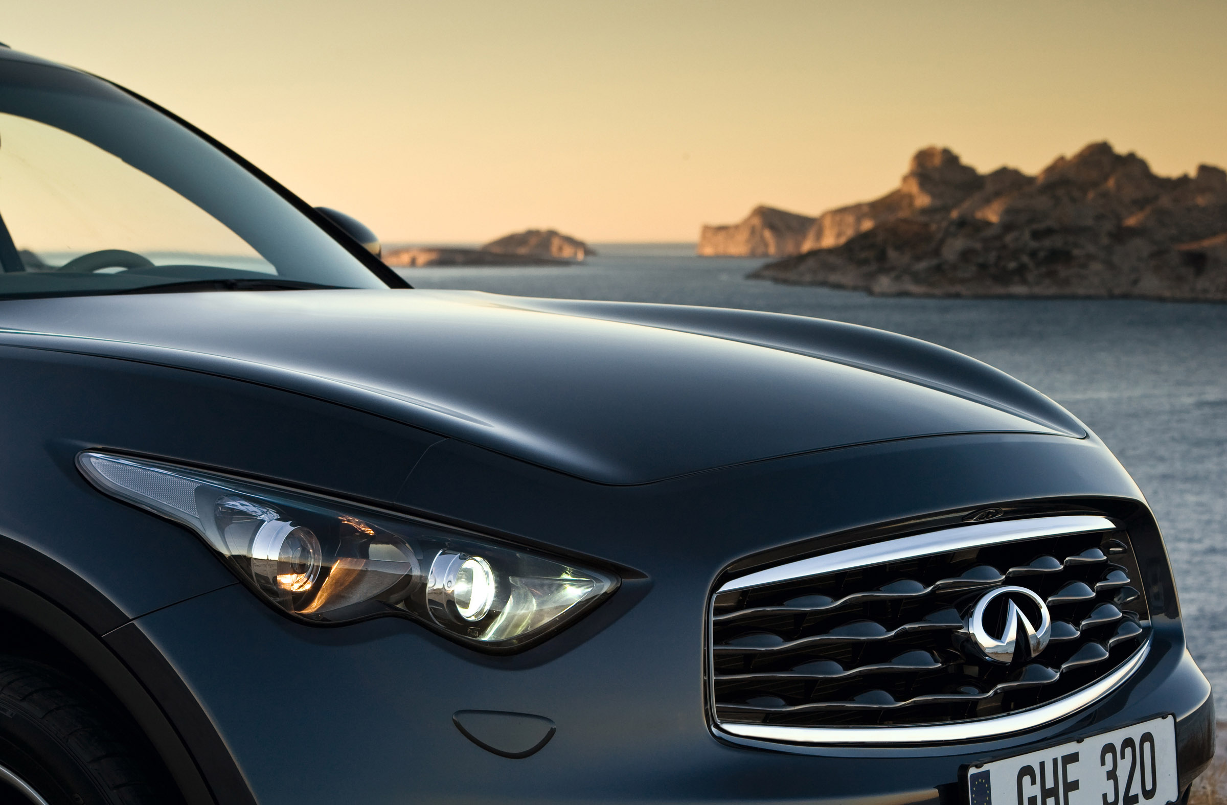 Infiniti FX37 photo #15