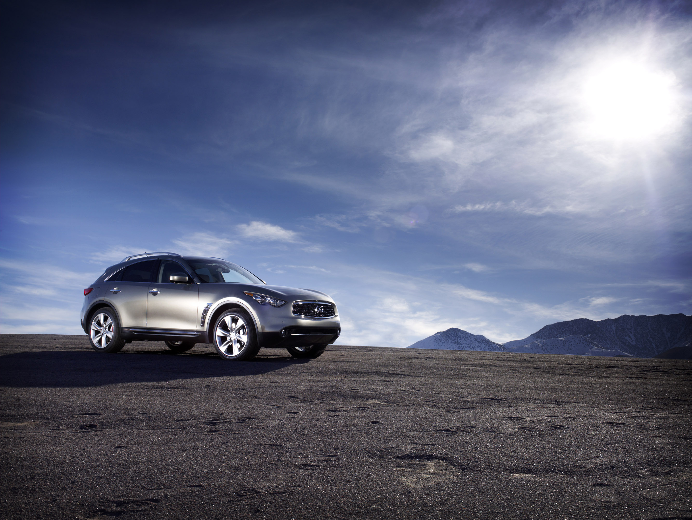 Infiniti FX50 photo #2