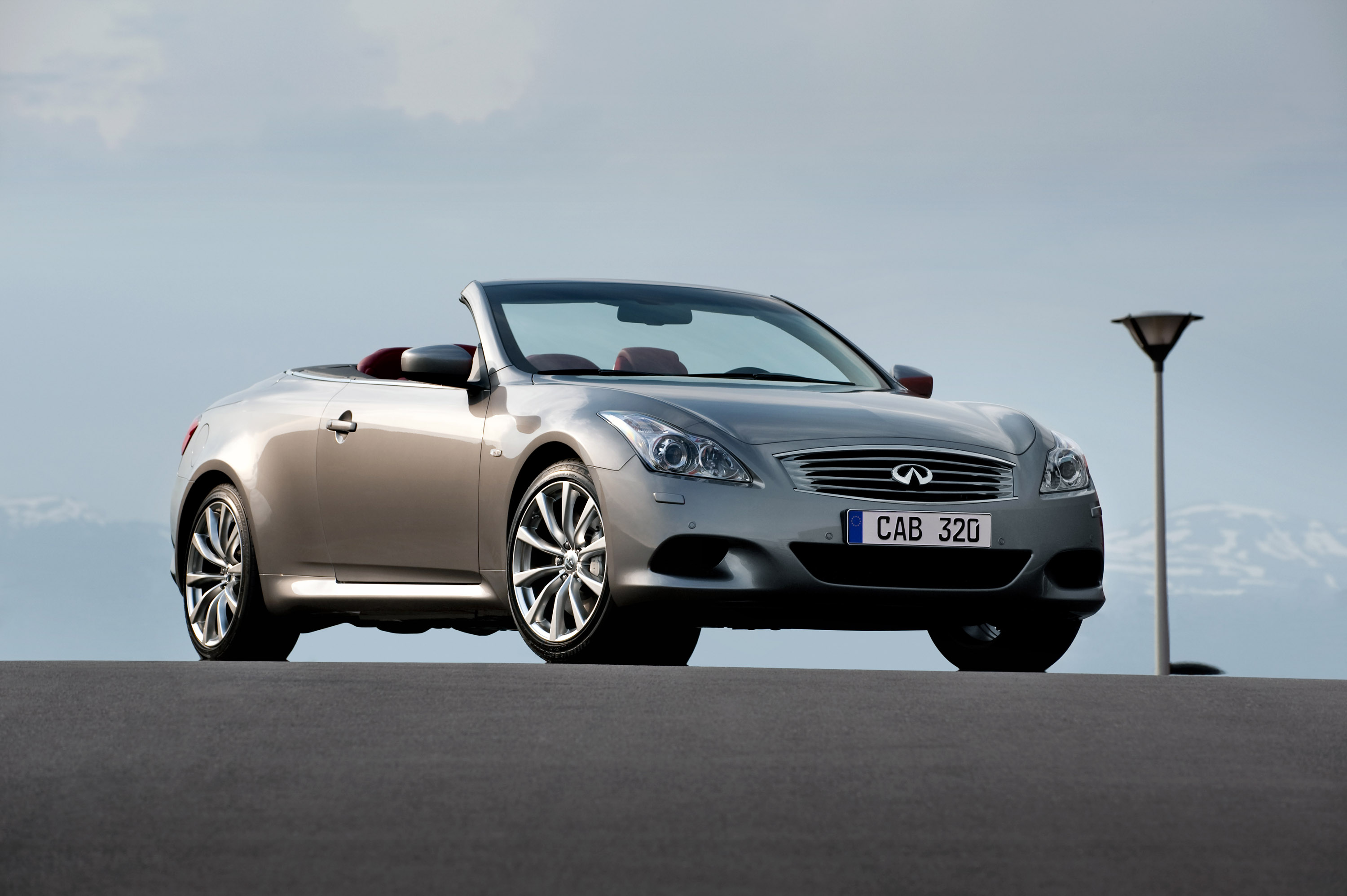 Infiniti G37 Convertible photo #1