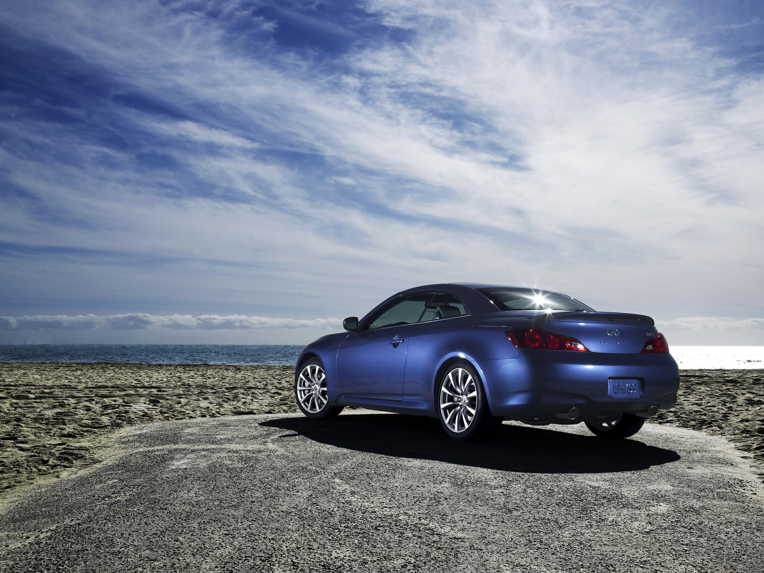 Infiniti G37 Convertible photo #17