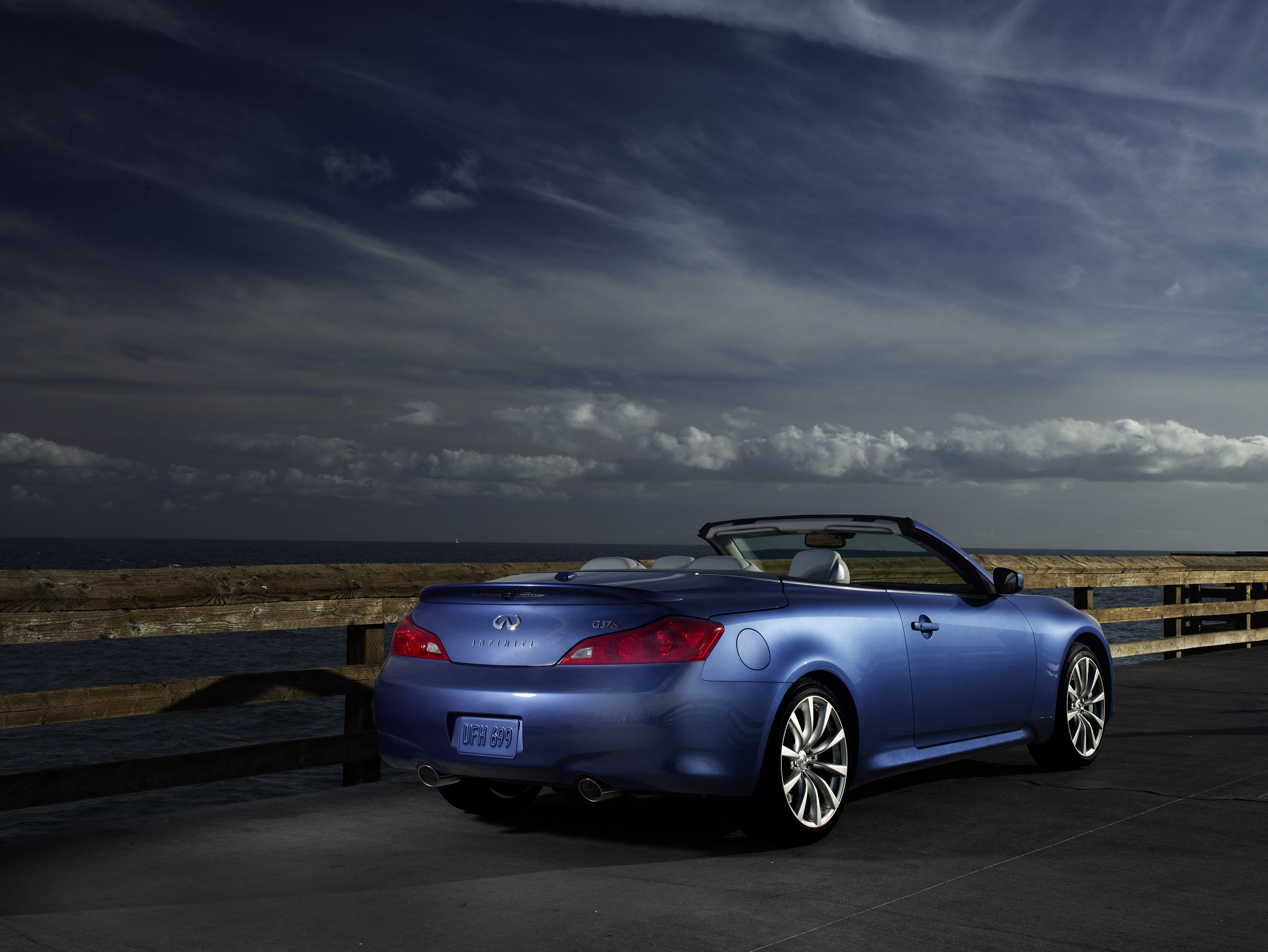 Infiniti G37 Convertible photo #18